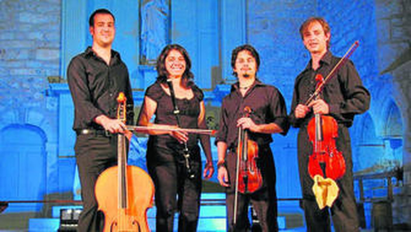 El cuarteto Carmen Veneris se encarga de poner música a este espectáculo.