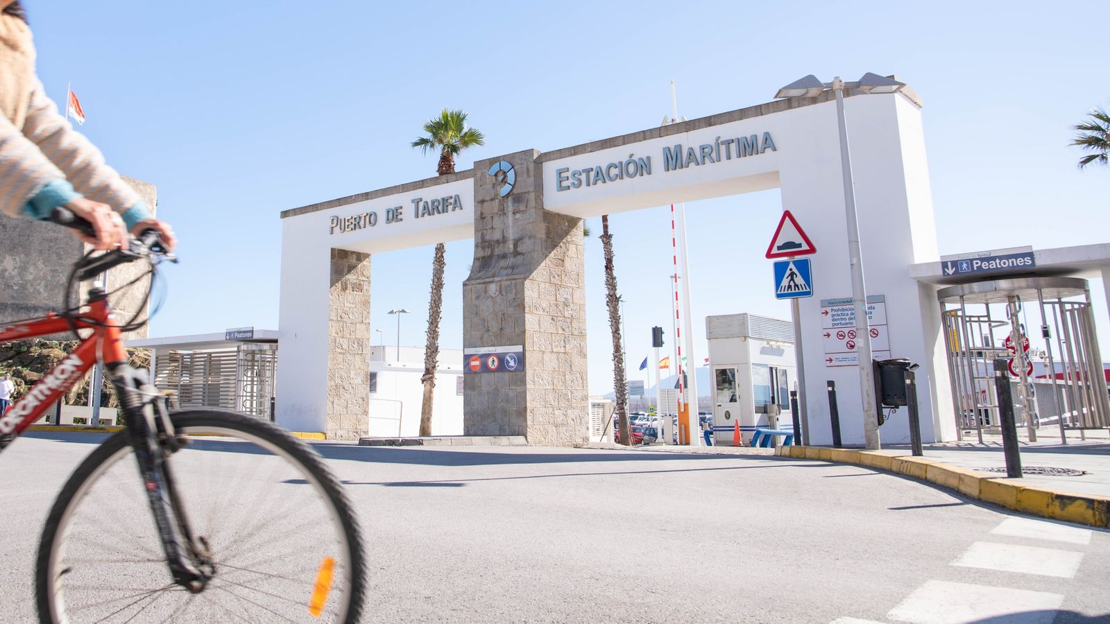 Entrada al puerto de Tarifa.