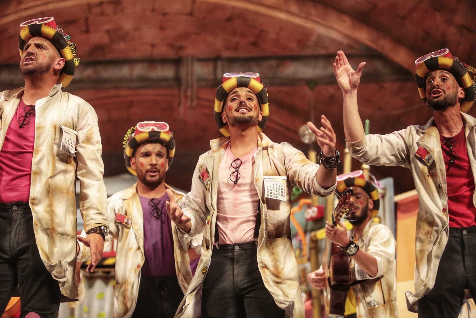 Comparsa "Me meto o no me meto".