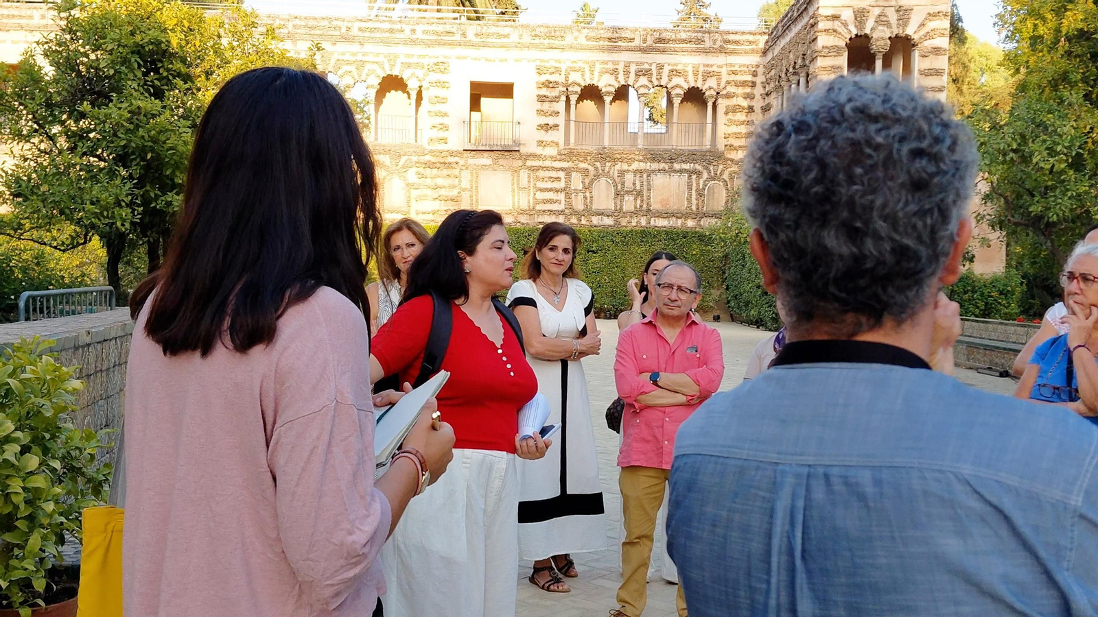 Las visitas guidas son los jueves, viernes y sábados a las 18:00