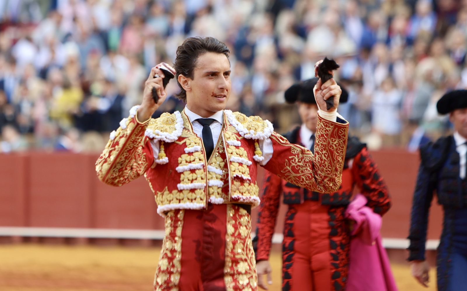 Las mejores imágenes de la corrida de toros de Juan Ortega, Roca Rey y Pablo Aguado