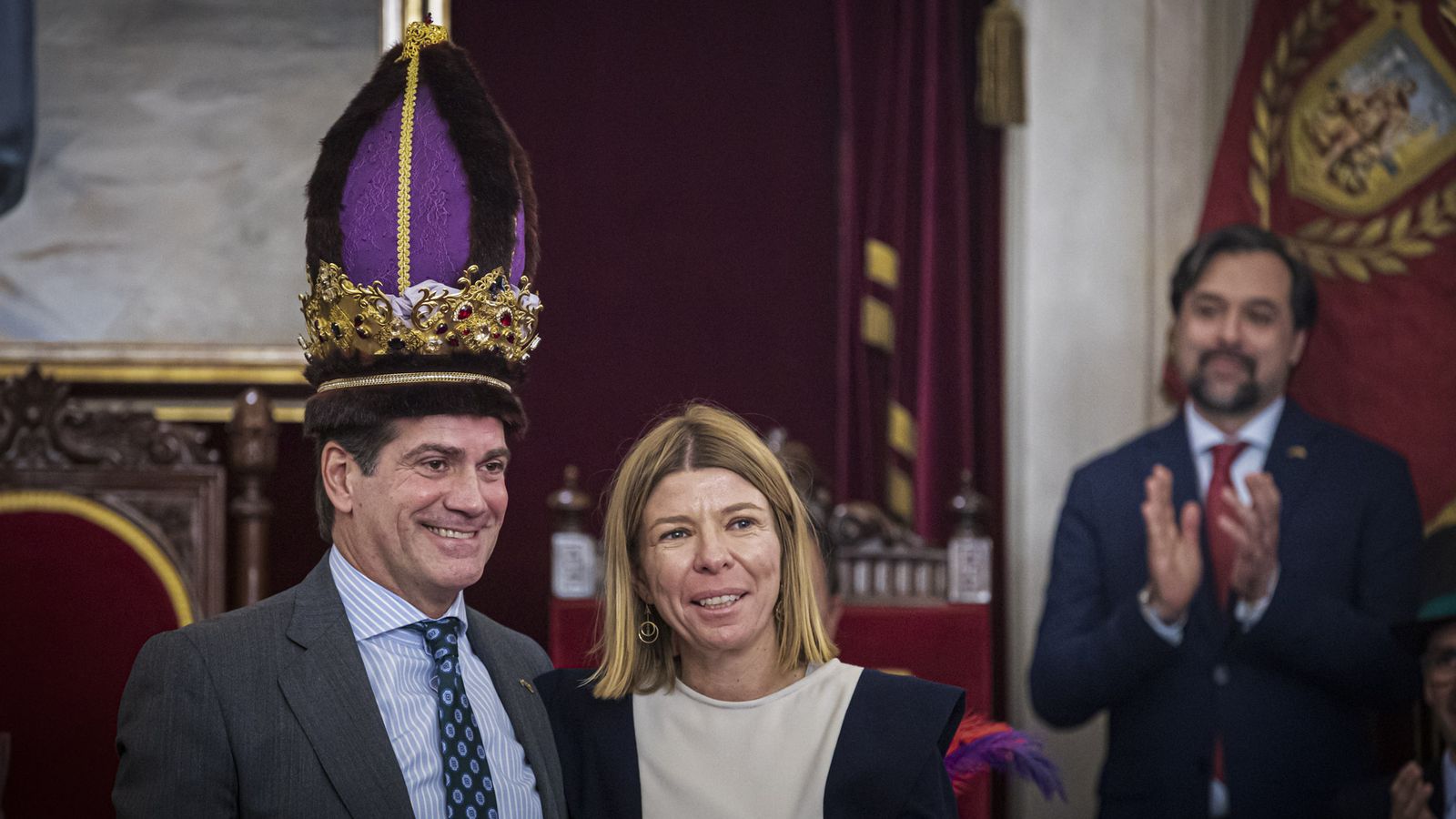 Las imágenes del traspaso de coronas de SM los Reyes Magos de Cádiz