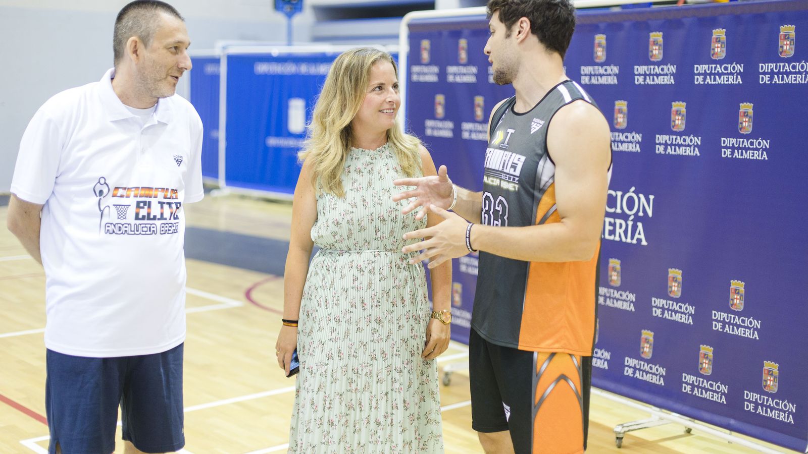 María Luisa Cruz, diputada de Deportes, ha visitado el Campus