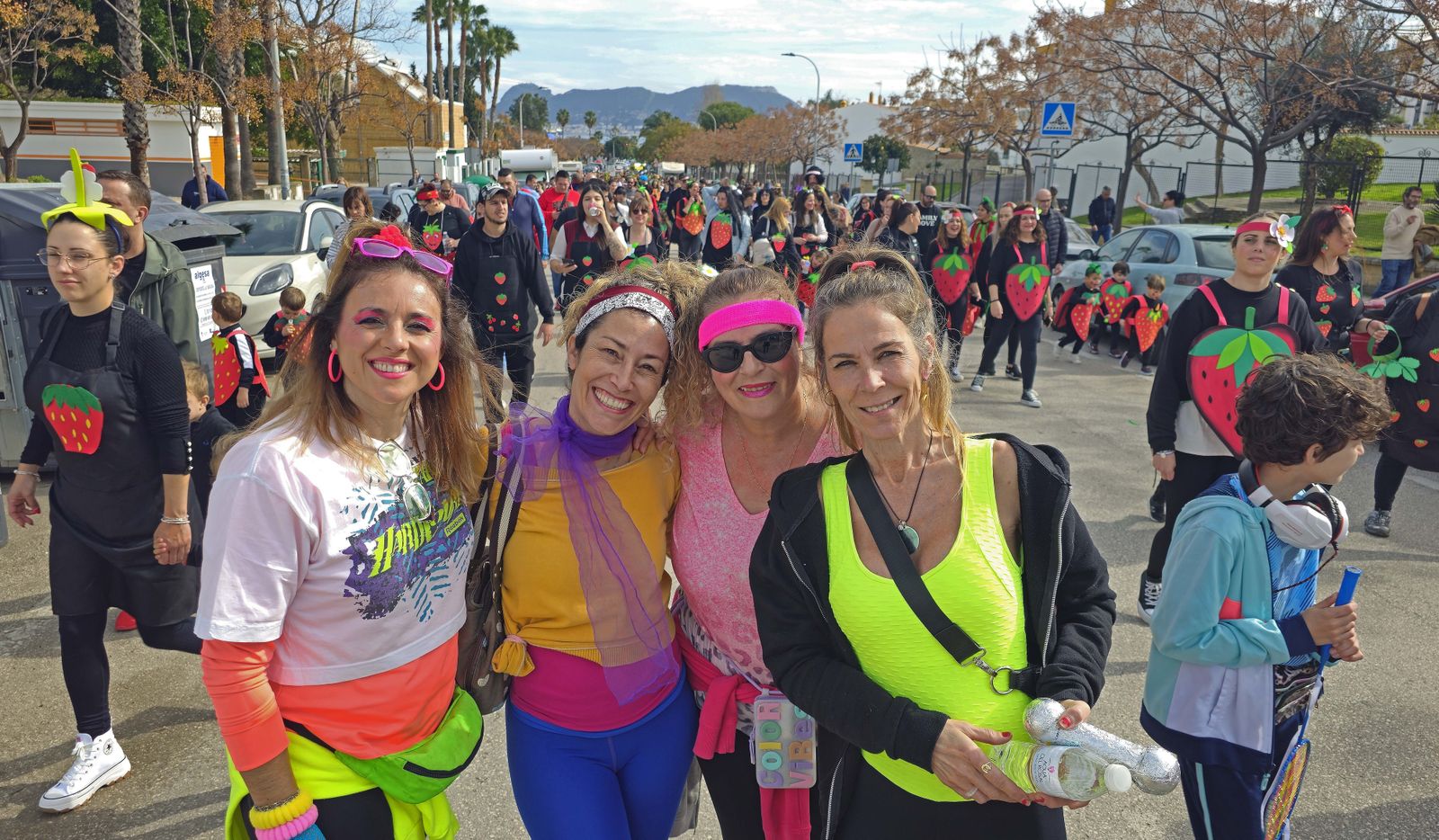 El pasacalles de carnaval del CEIP San García de Algeciras, en imágenes