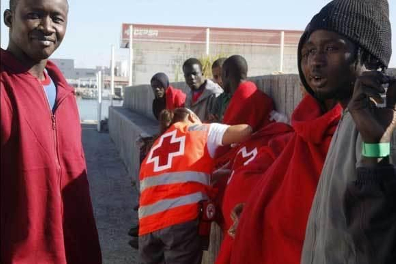 Interceptada una embarcación con diez inmigrantes en aguas de Algeciras