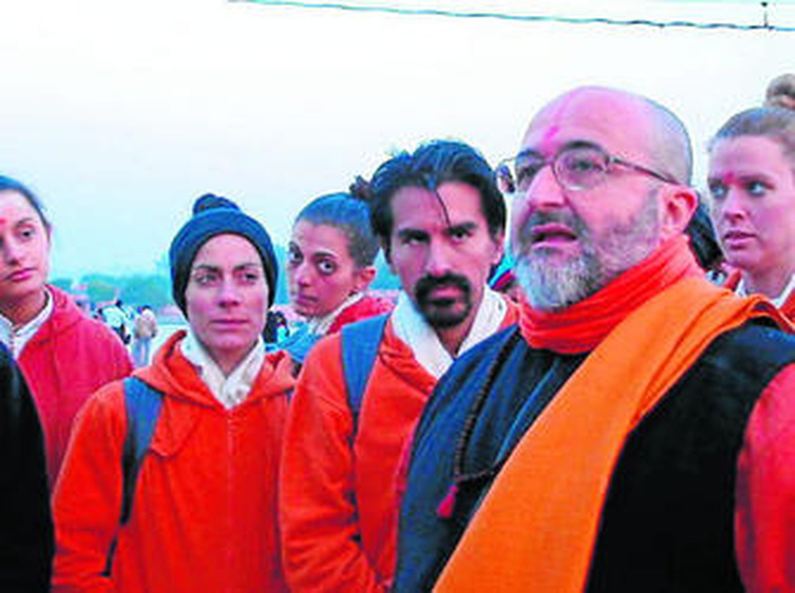 El gurú del Zaidín -con gafas- rodeado de acólitos.