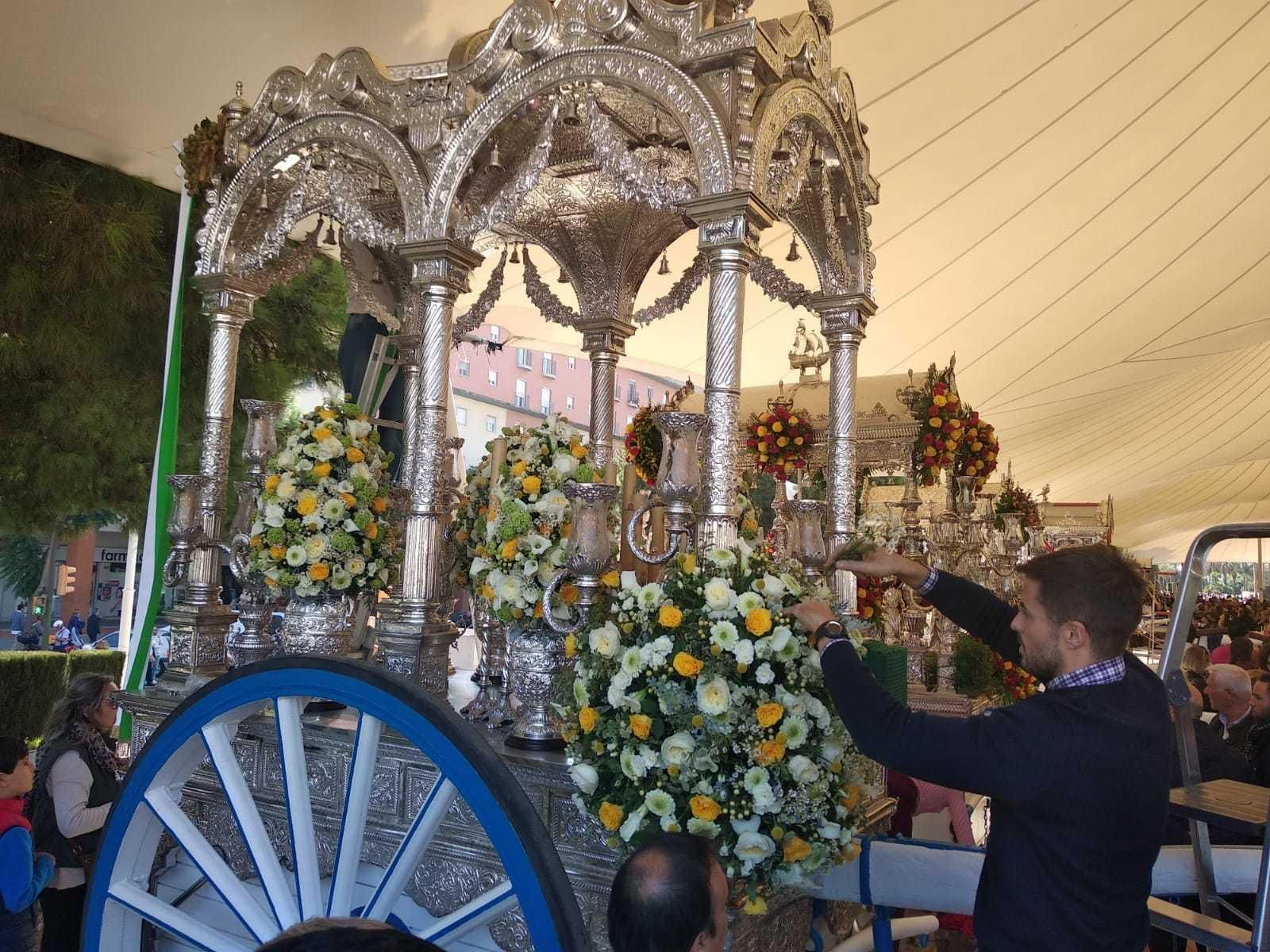 La preparación de las carretas para la procesión Magna