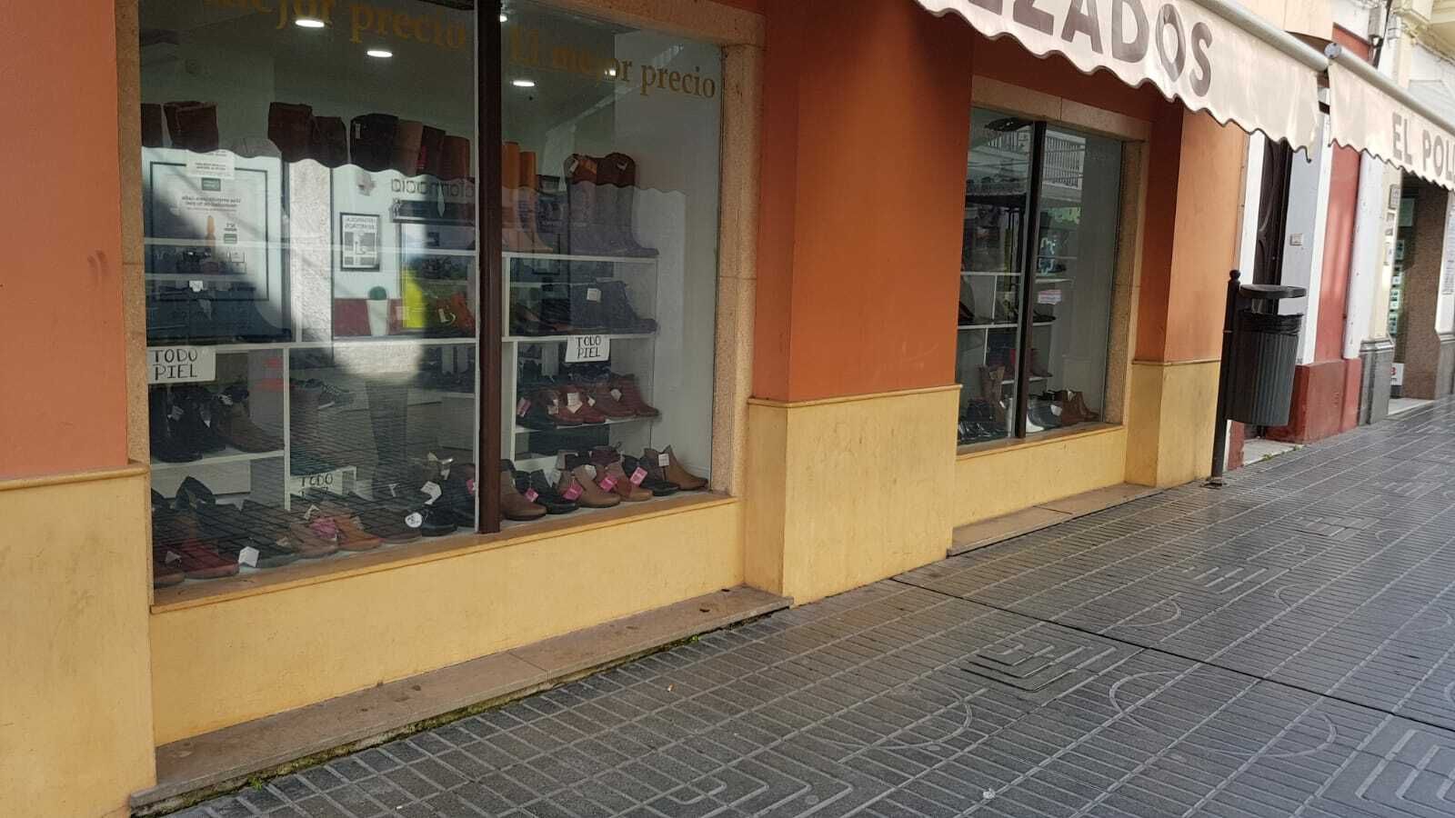 Imagen de otro comercio, en este caso, sin anuncios de descuentos.