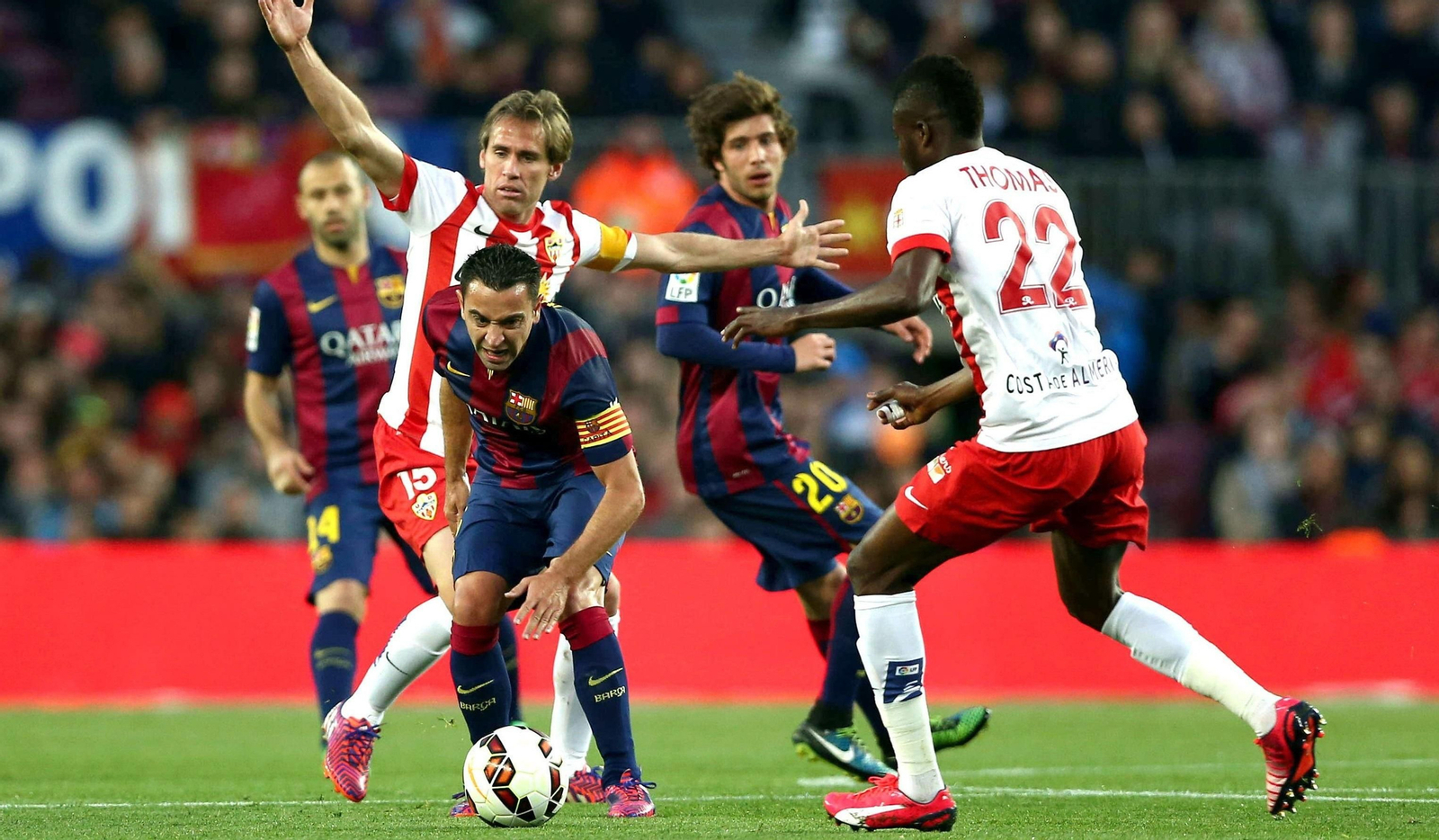 Xavi, ahora técnico del Barcelona, se marcha de Corona, director deportivo del Valencia