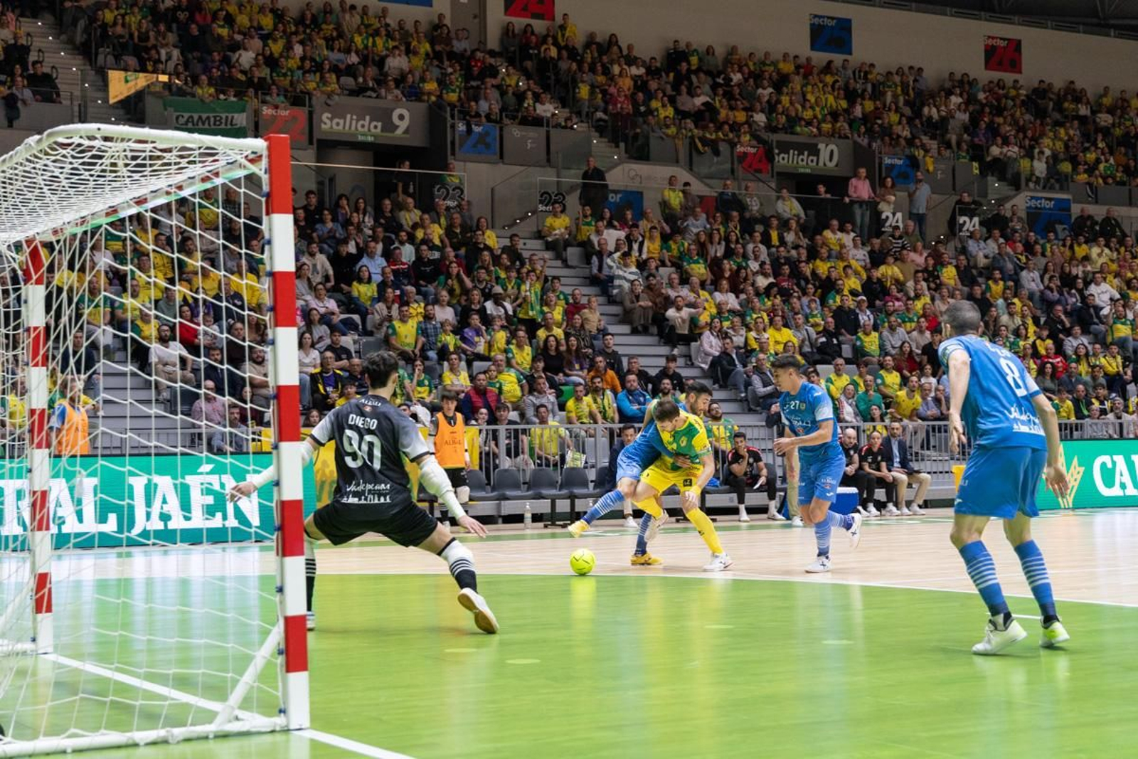 La goleada del Jaén Paraíso Interior FS ante el Viña Albali Valdepeñas, en imágenes