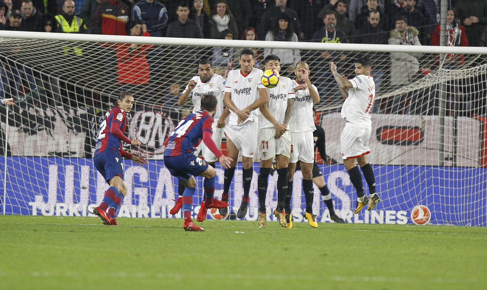 Las imágenes del Sevilla-Levante