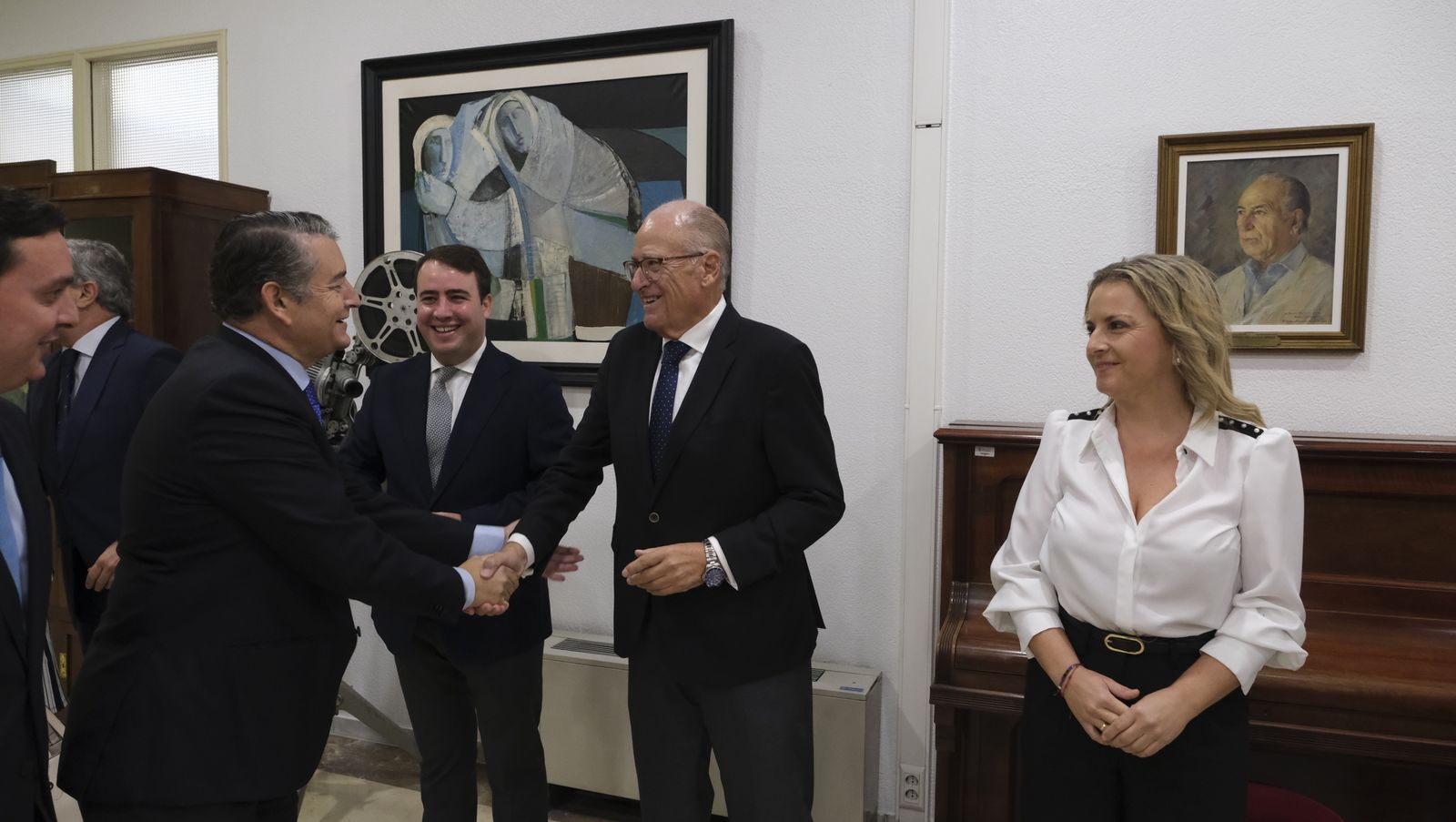 Imágenes de la visita del Consejero de Presidencia, Antonio Sanz, a la Diputación de Almería