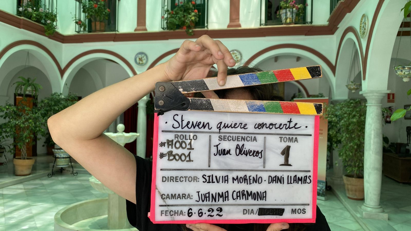 Claqueta de 'Steven quiere conocerte', en un momento del rodaje.