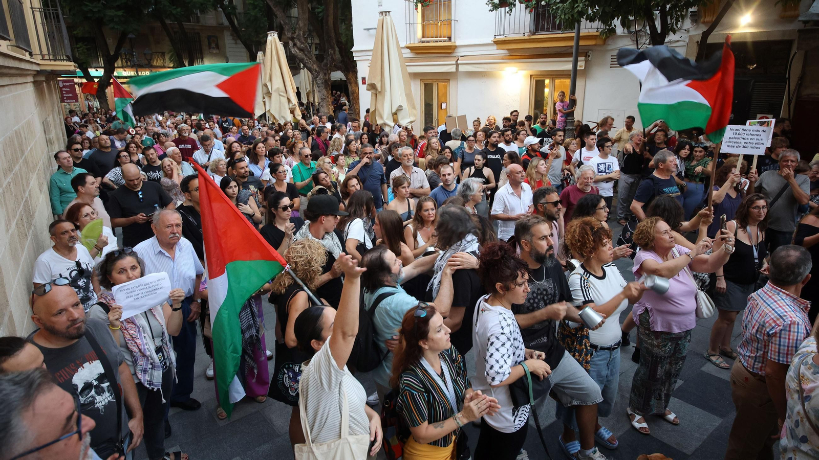 Cacerolada en Jerez para exigir la liberación de la flotilla de Gaza