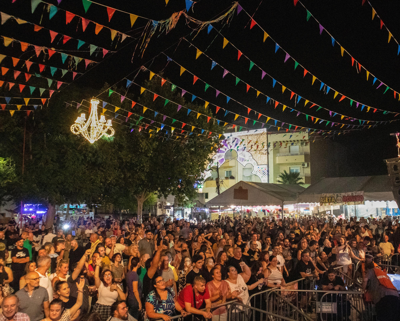 El Ayuntamiento de Ogíjares busca revitalizar tradiciones y brindar a todos una experiencia festiva inolvidable. El Ayuntamiento de Ogíjares busca revitalizar tradiciones y brindar a todos una experiencia festiva inolvidable.