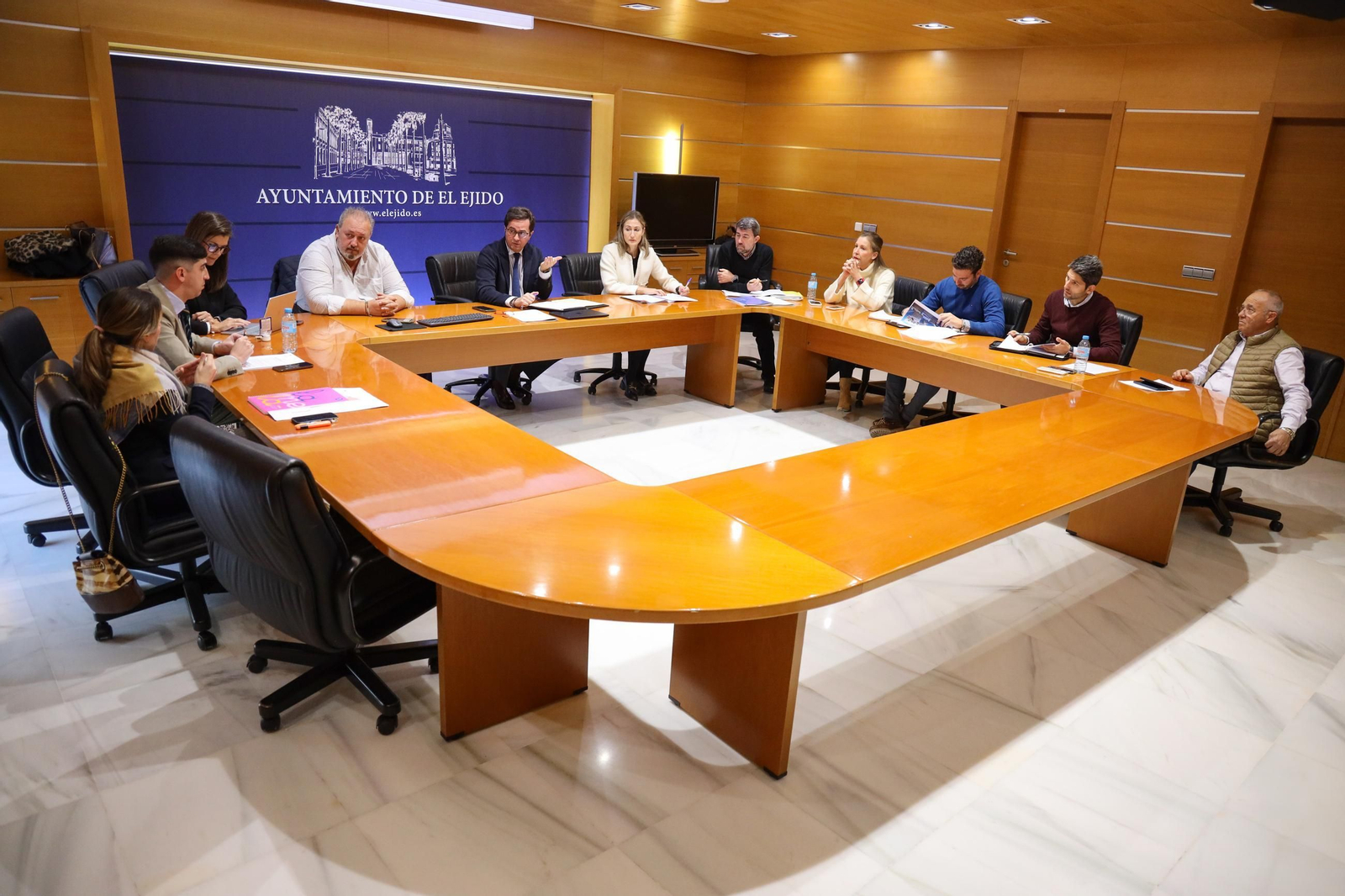 El equipo de gobierno del Ayuntamiento de El Ejido en la junta de este jueves 4 de diciembre.