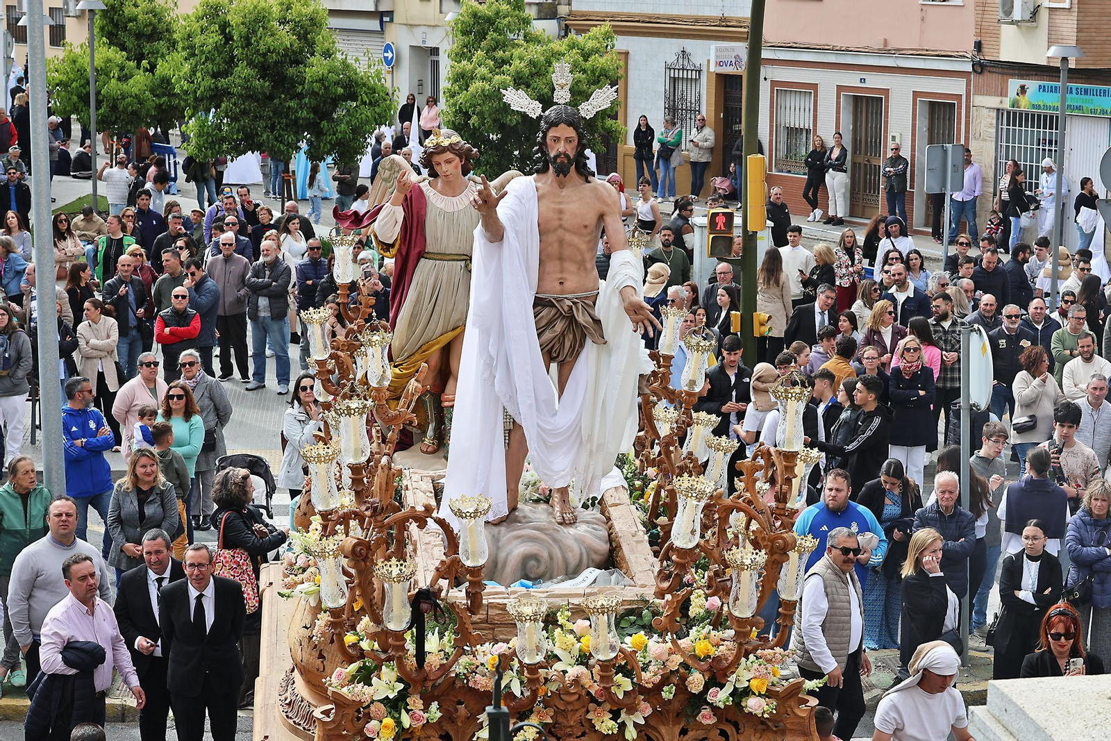 Imágenes de El Resucitado por el barrio de La Hispanidad