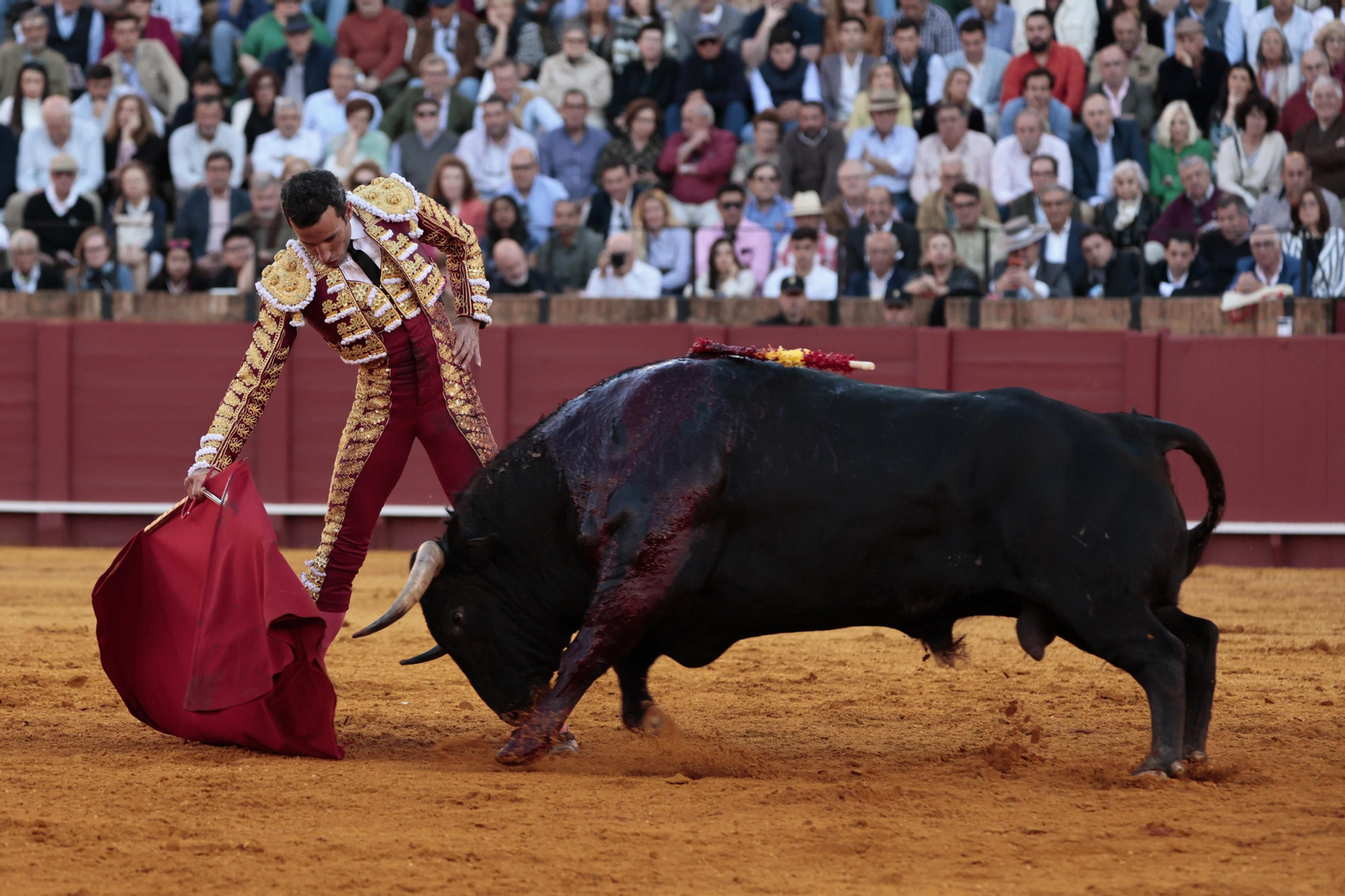 Las imágenes de la tercera del abono de los toros en la Maestranza  de Sevilla