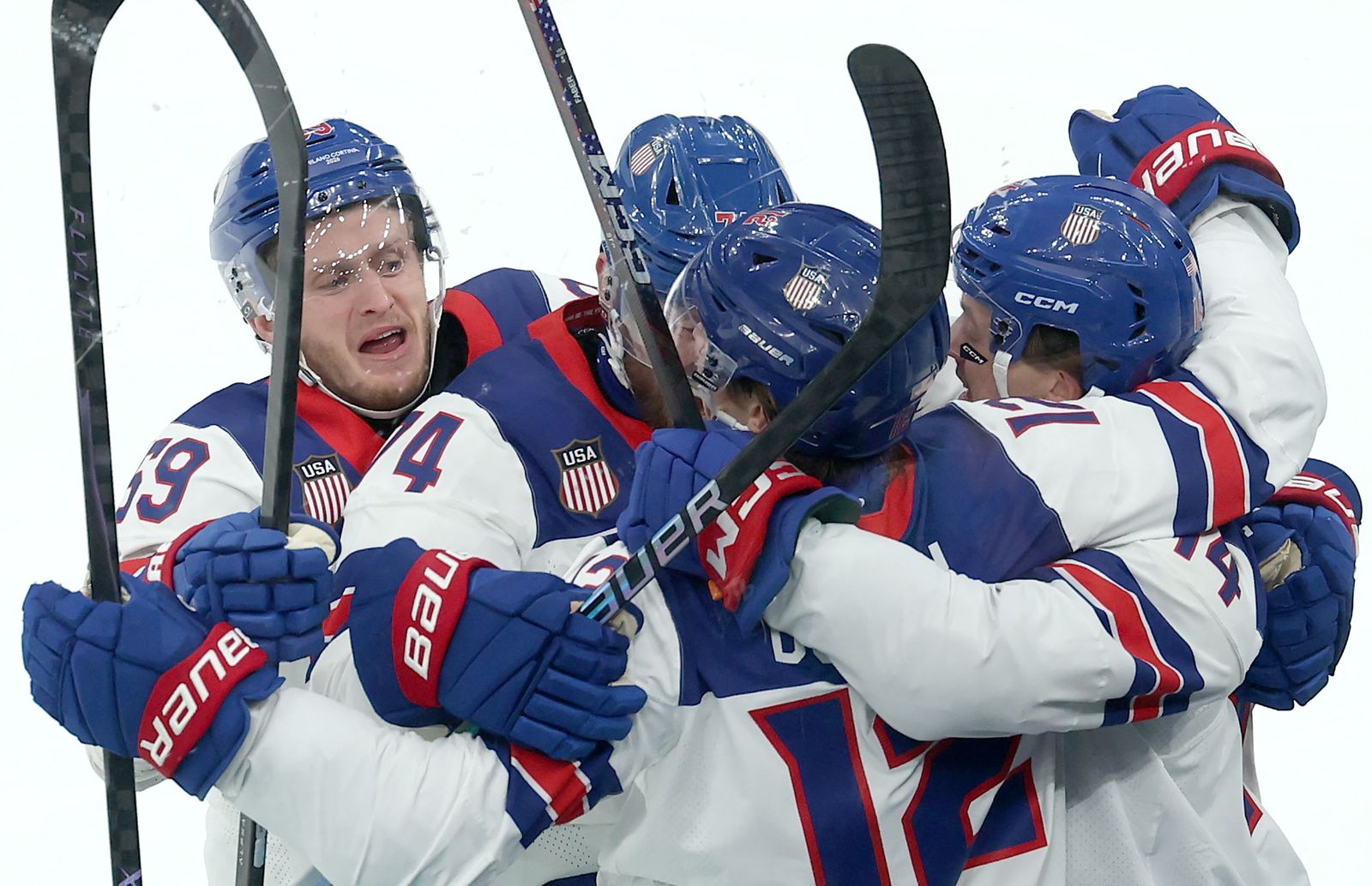 Las mejores fotos de los Juegos Olímpicos de invierno Milán Cortina d'Ampezzo 2026 | Ceremonia de clausura y jornada 17 y última
