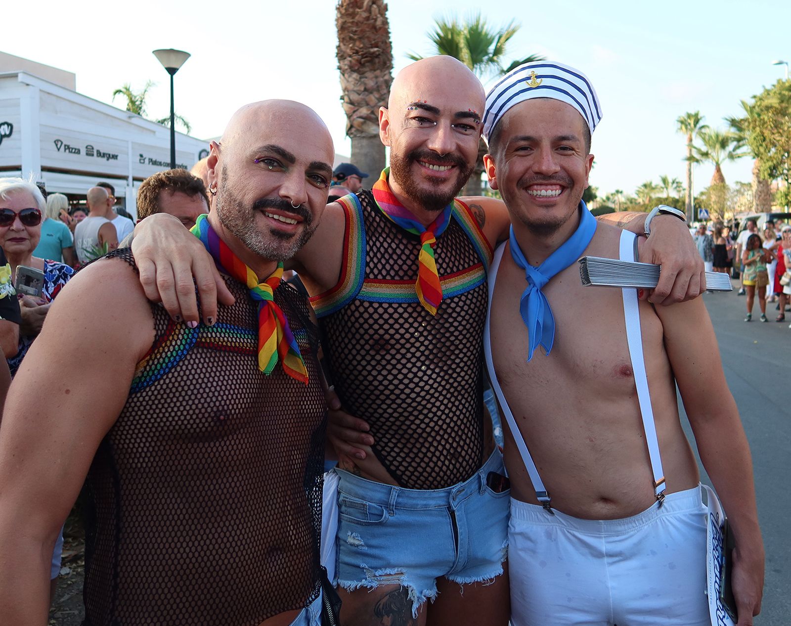 El desfile del Orgullo LGTBIQ de Vera Playa, en imágenes