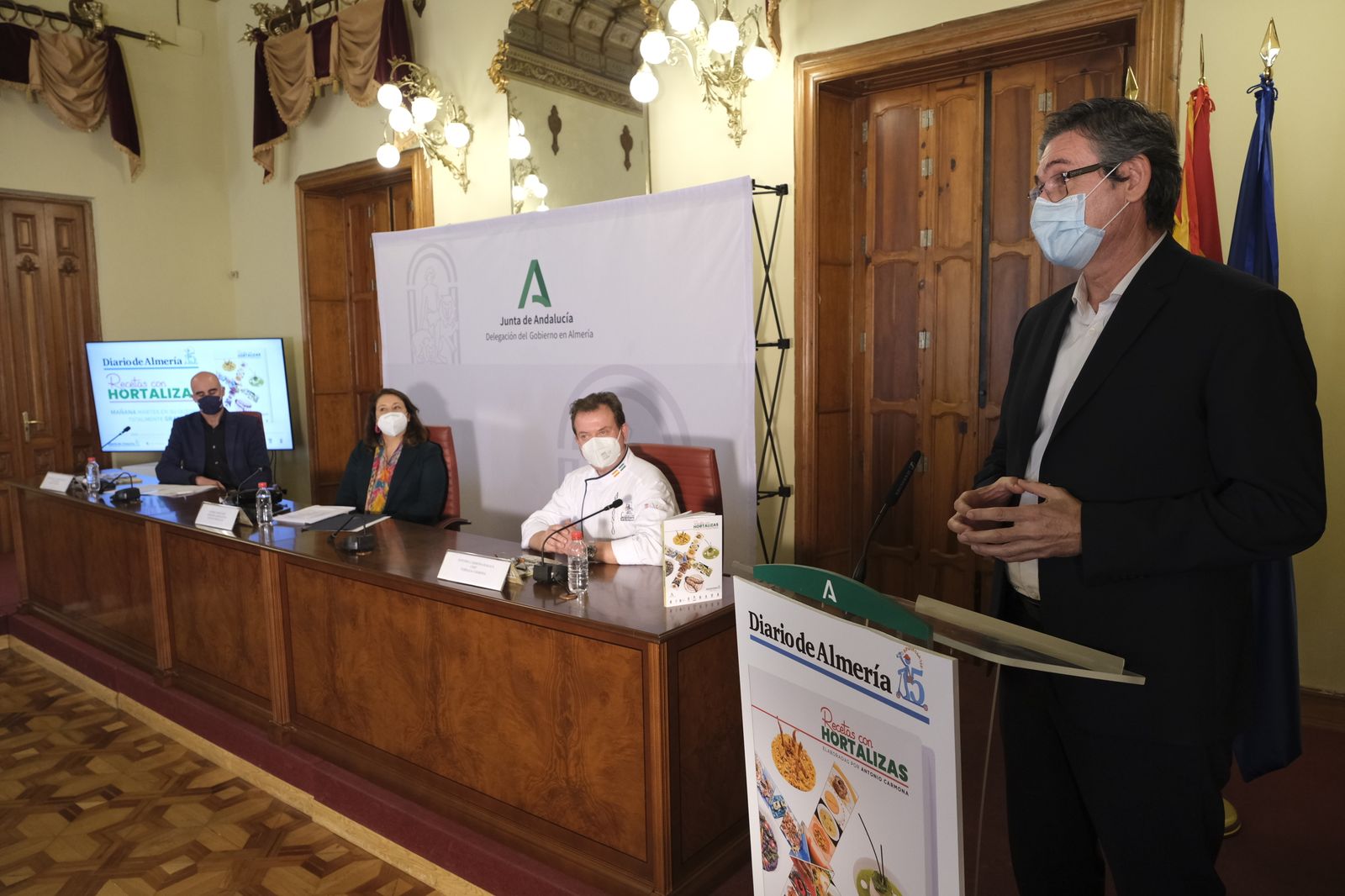 Fotogalería presentación libro 'Recetas con Hortalizas'. Diario de Almería