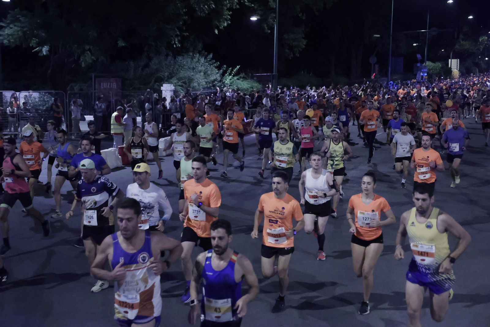 Búscate en la Carrera Nocturna de Sevilla (6)