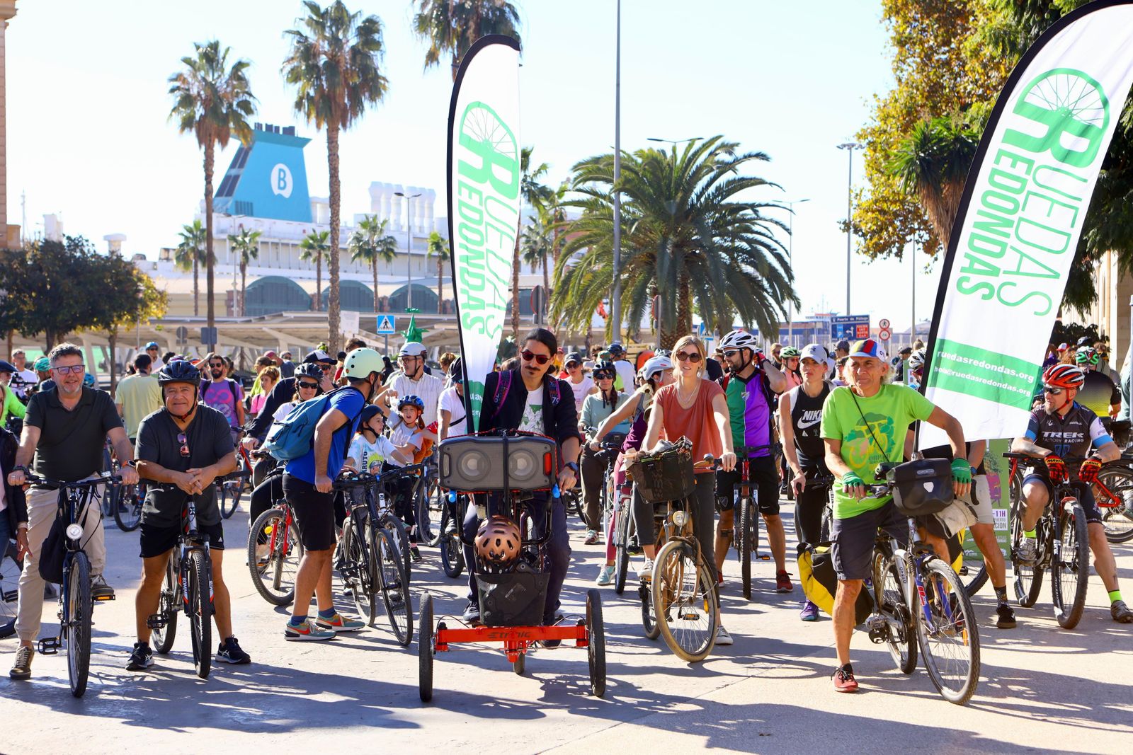 Así ha discurrido la 'bicifestación' por la movilidad verde en Málaga