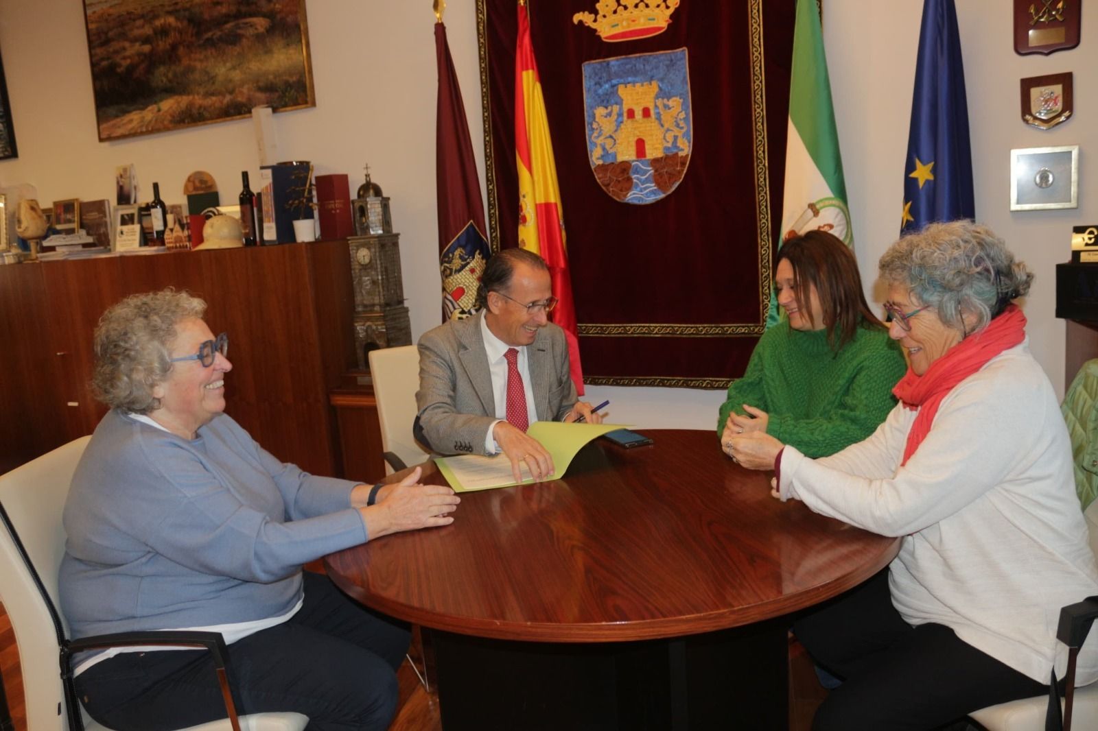 La firma del convenio se realizó en Alcaldía.