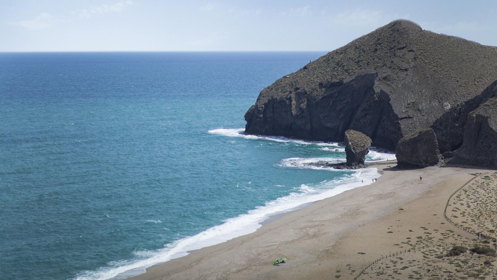 Lugares únicos, como los del Parque Natural Cabo de Gata-Níjar en Almería.