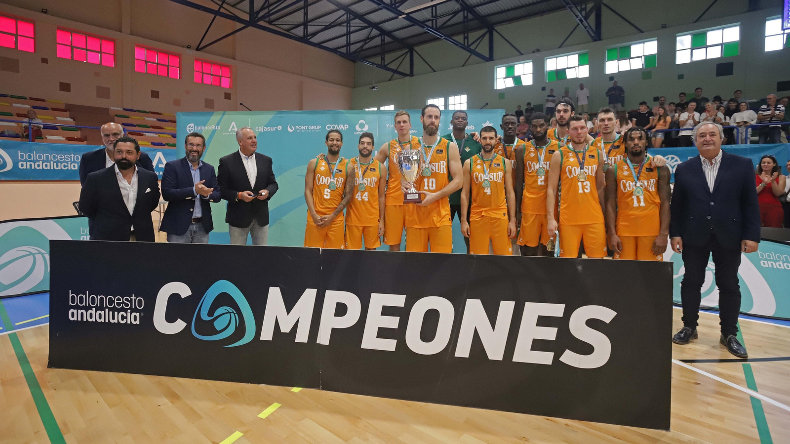 Las mejores fotos del Unicaja - Betis en La Línea