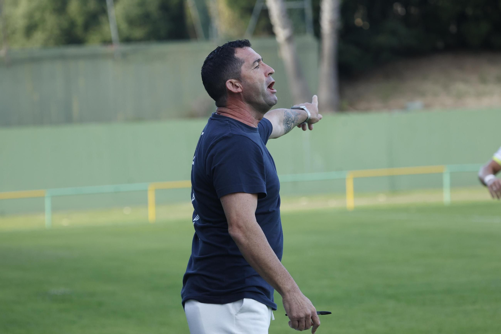 "Las fotos del partido de entrenamiento de la Balona con el Mons Calpe de Gibraltar"