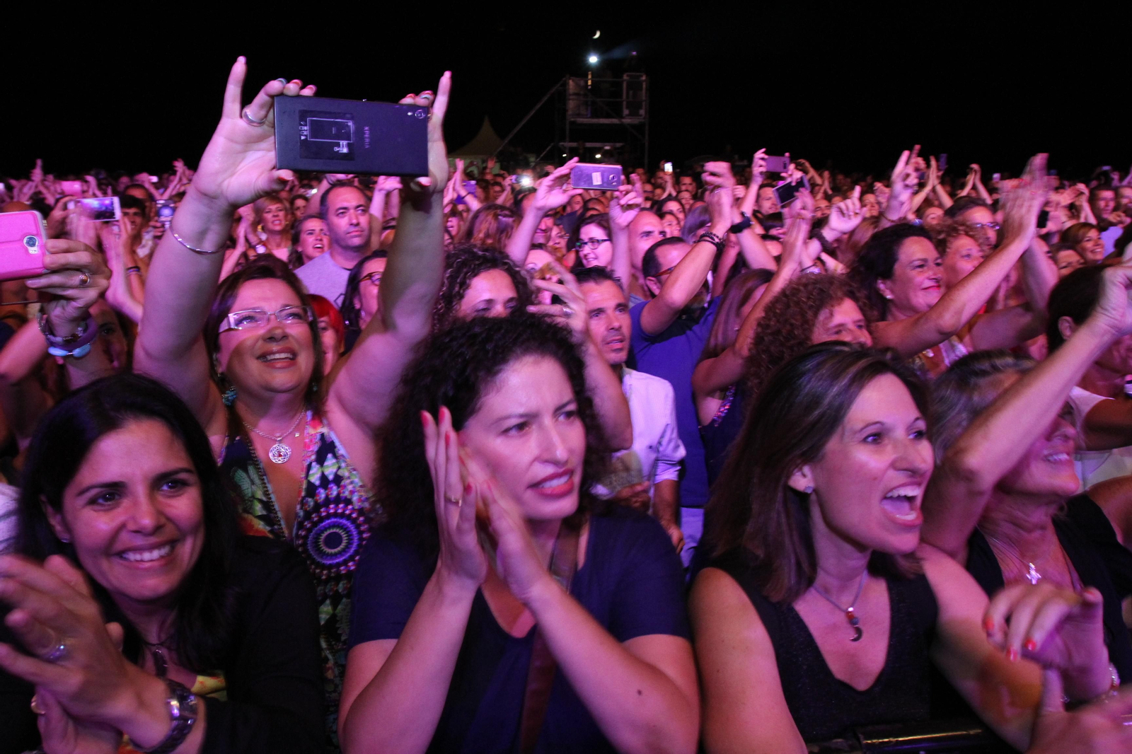 Imágenes del concierto de Hombres G en Huelva