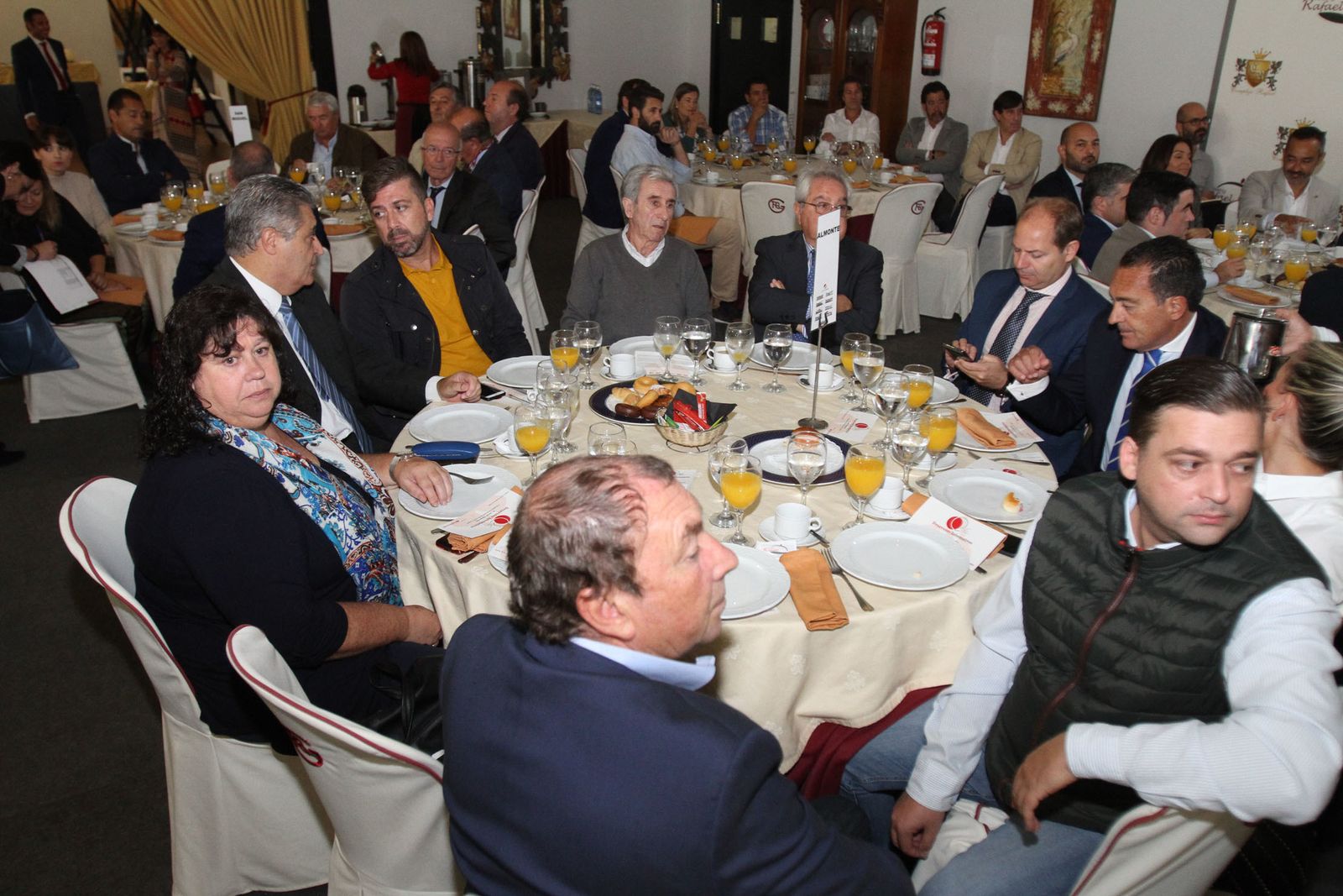 Imágenes del Desayuno Informativo del Grupo Joly con Javier Targhetta