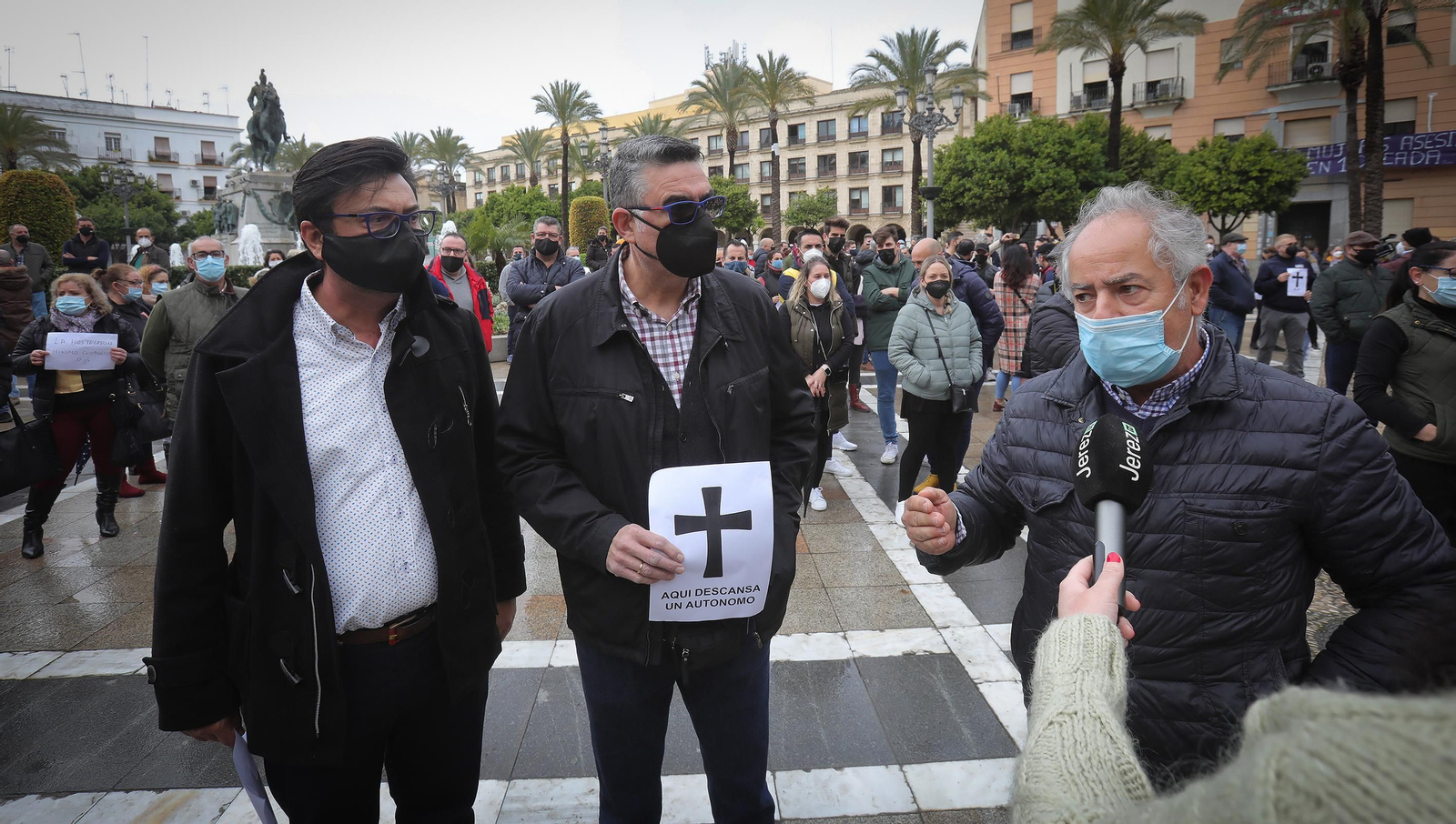 Multitudinaria protesta de los hosteleros de Jerez