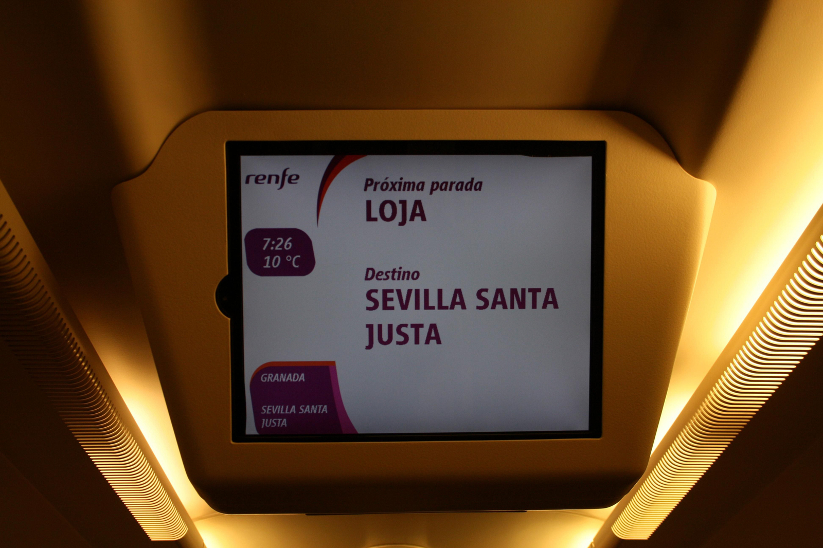 Así es el viaje entre Granada, Córdoba y Sevilla en trenes Avant de Renfe
