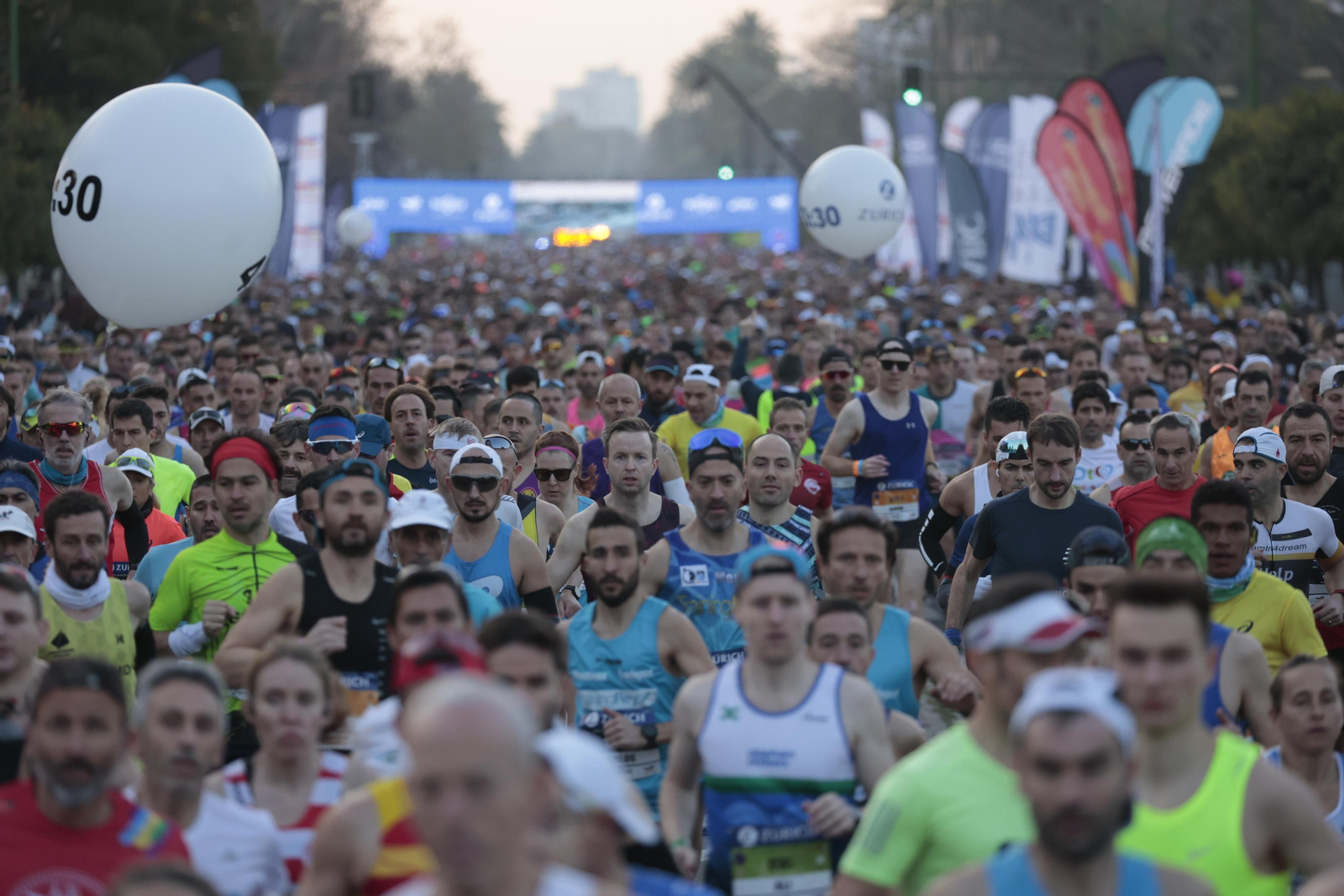 Las imágenes de la Maratón de Sevilla 2022 (1)