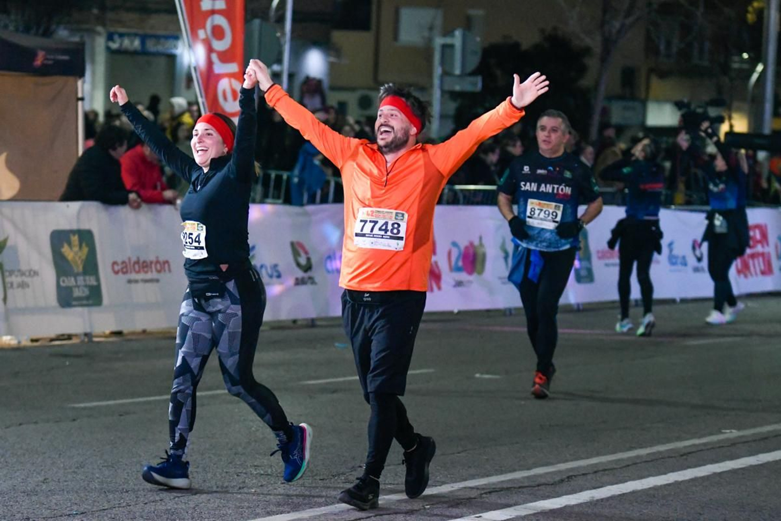 En imágenes: búscate en tu llegada a meta de la Carrera de San Antón 2025 (12)