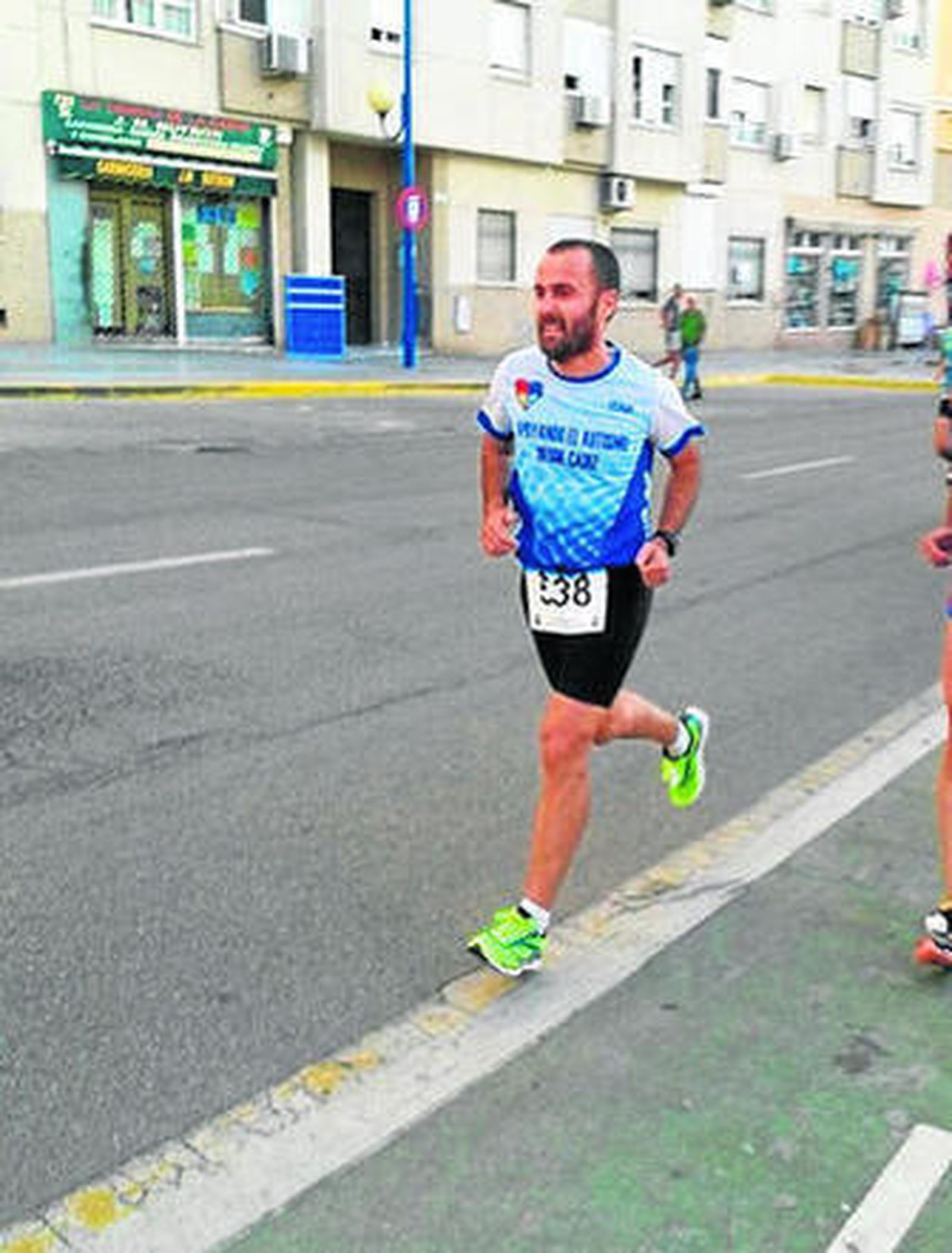 Participando en una prueba de atletismo en San Fernando.
