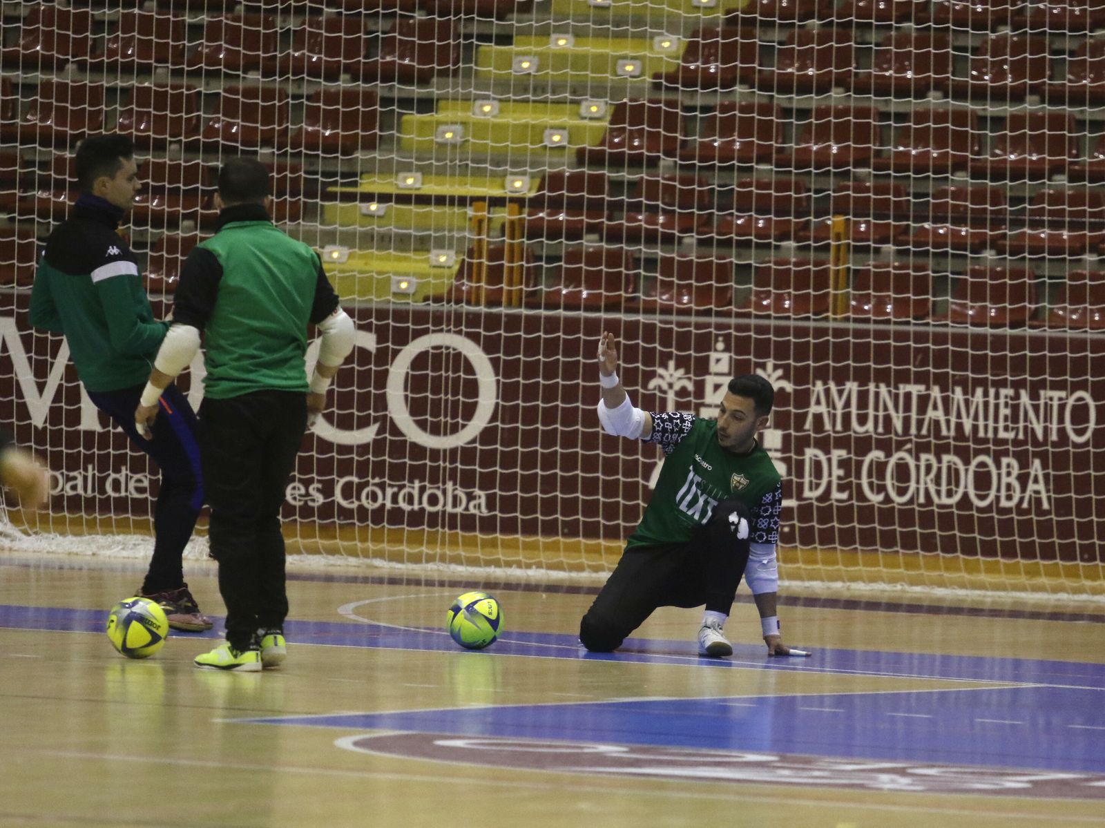 El portero Cristian Ramos se ejercita durante un entrenamiento en Vista Alegre.