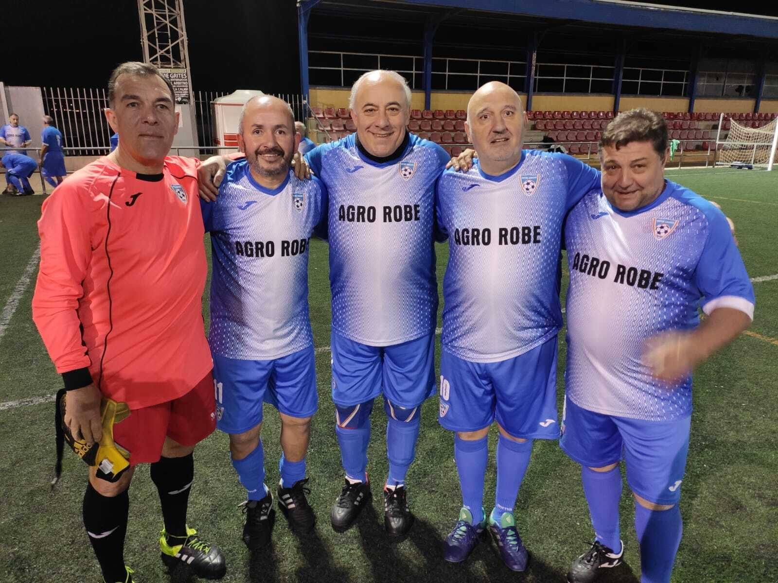 Jugadores de la liga de mayores de 43 años