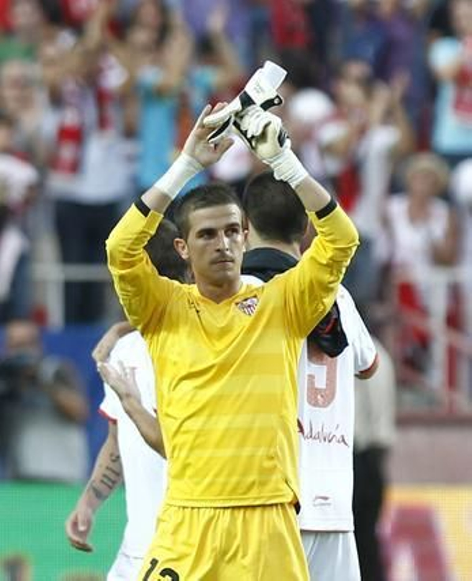 El Sevilla vence al Valencia en casa pese a jugar más de 20 minutos con nueve jugadores (1-0). / Antonio Pizarro