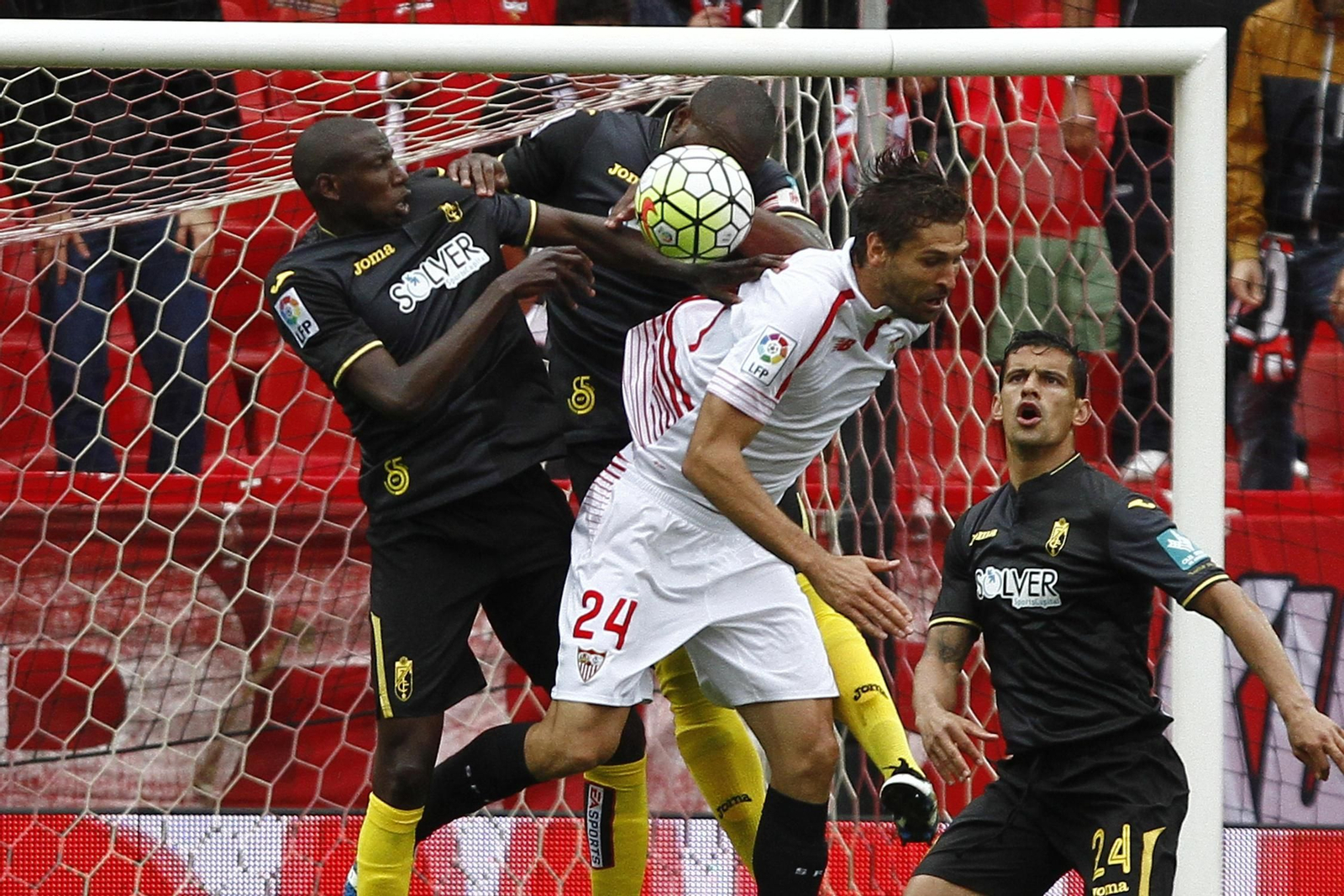 Acción de un Sevilla-Granada de hace varias temporadas