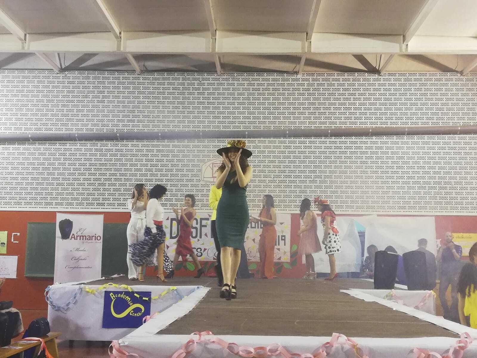 Éxito rotundo en el desfile de moda del instituto huercalense