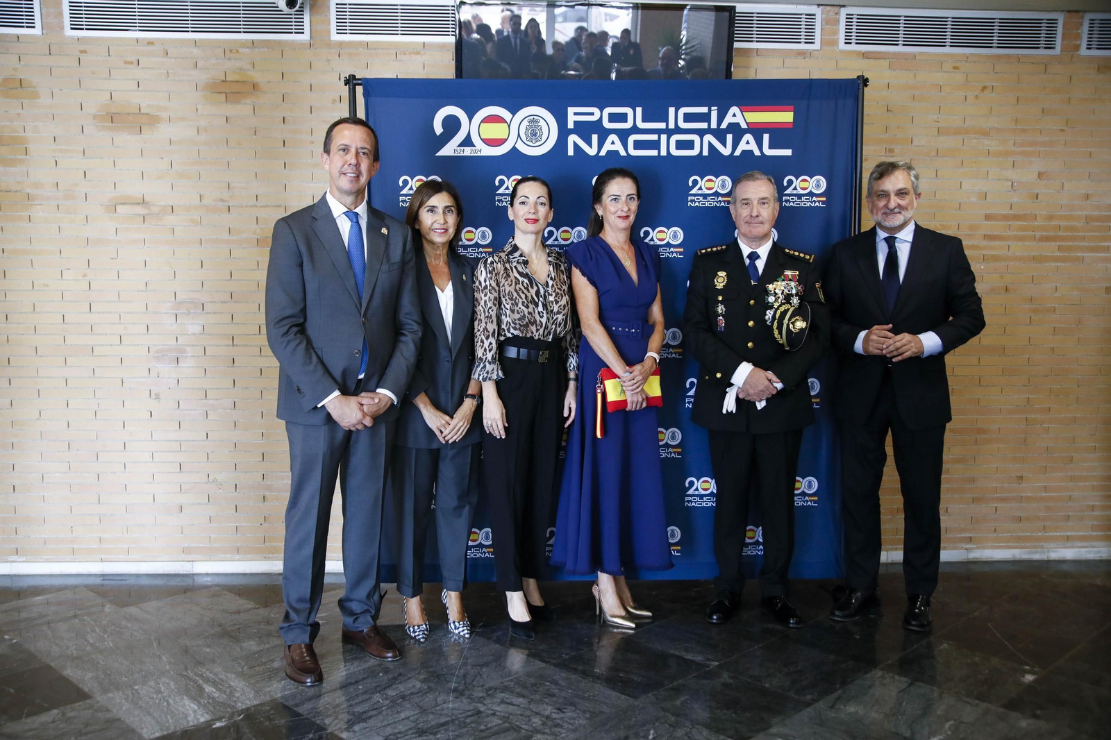 Las imágenes de la celebración del Patrón de la Policía Nacional en Almería, los Santos Ángeles Custodios