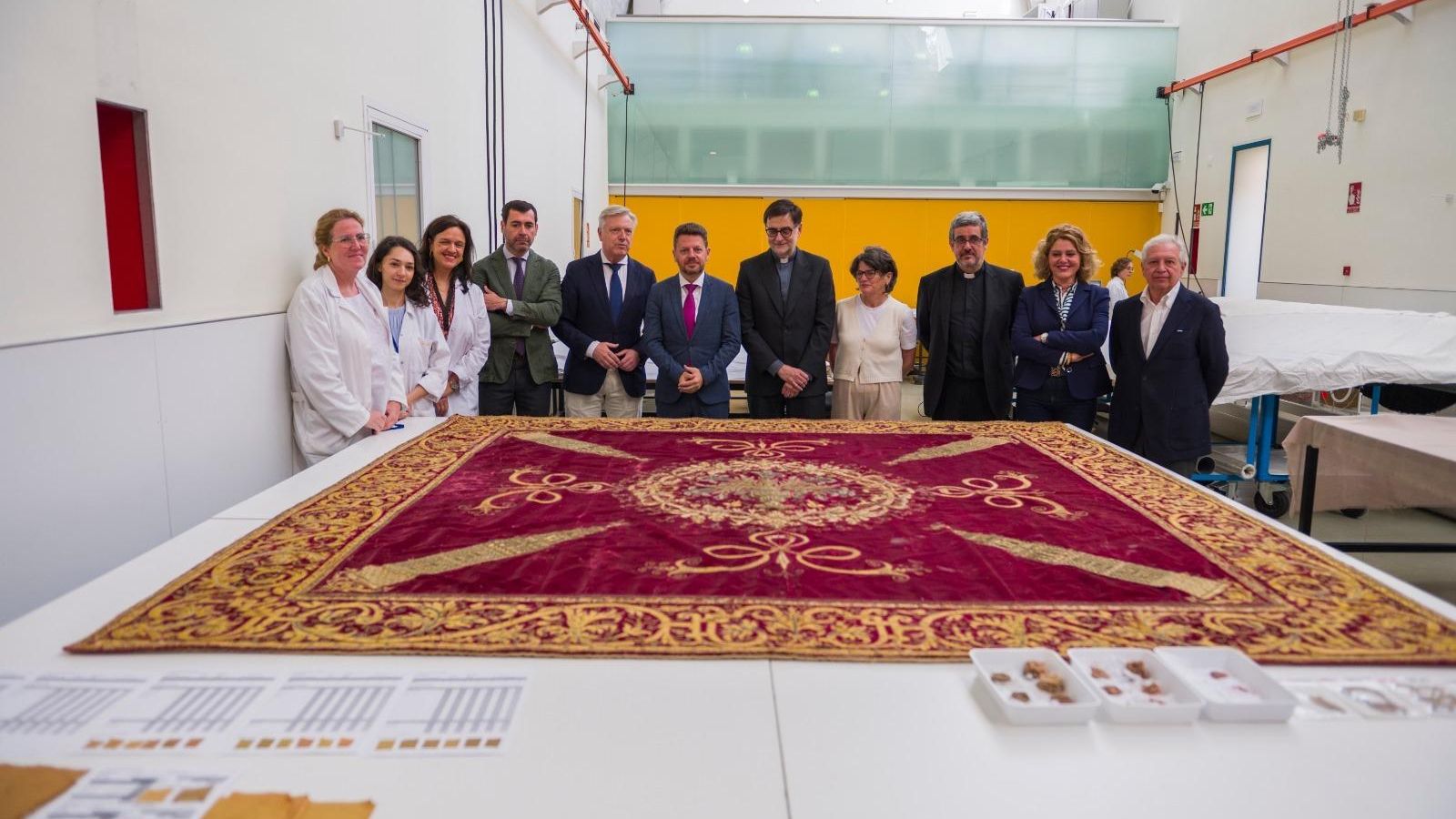 Acto de depósito del repostero carmesí.