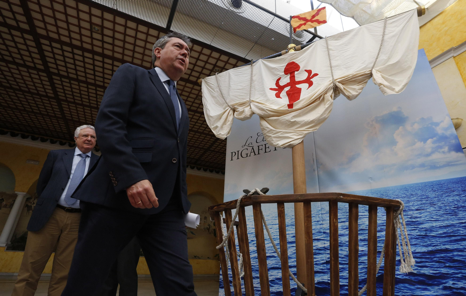 El alcalde Juan Espadas, en el acto sobre la Primera Vuelta al Mundo