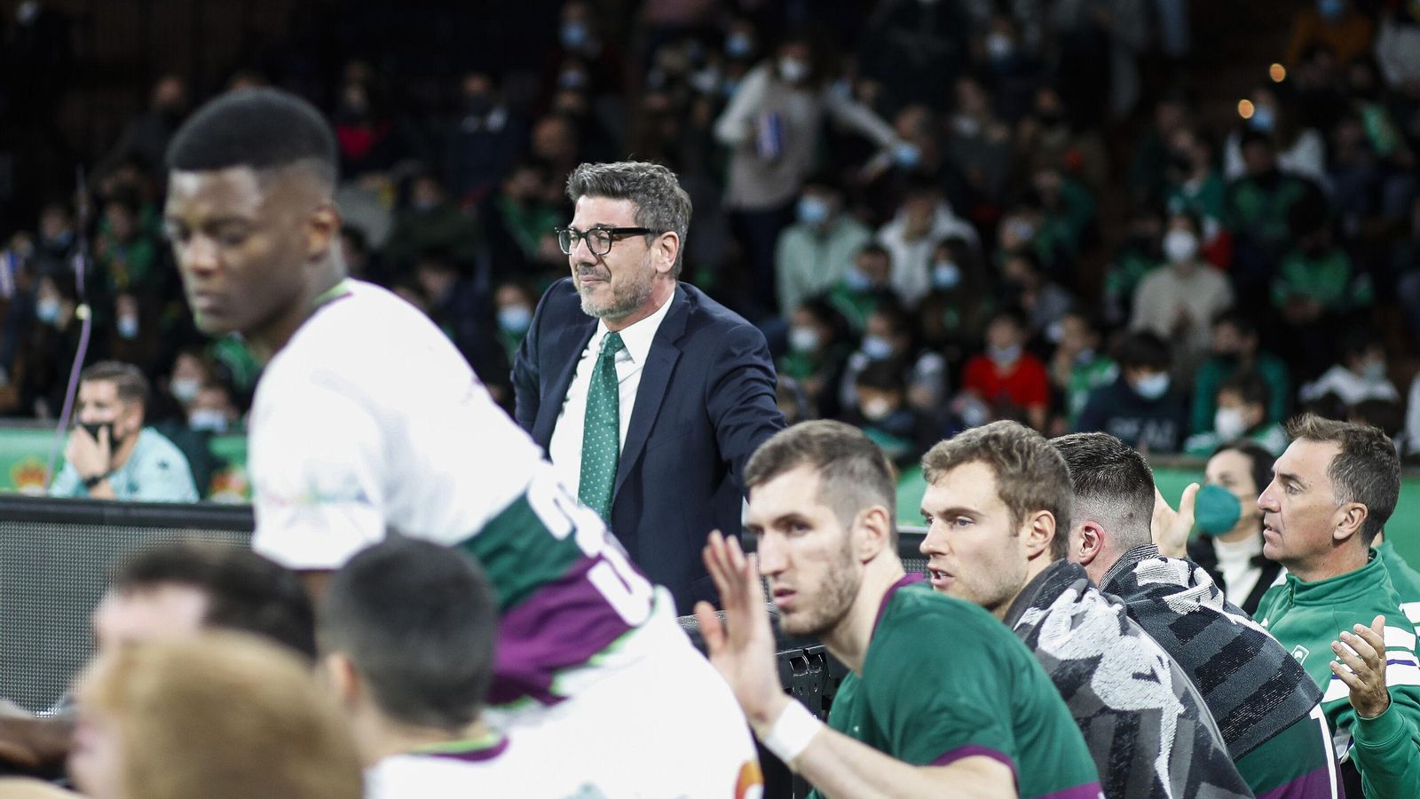 Nzosa y Guerrero, en el banquillo.