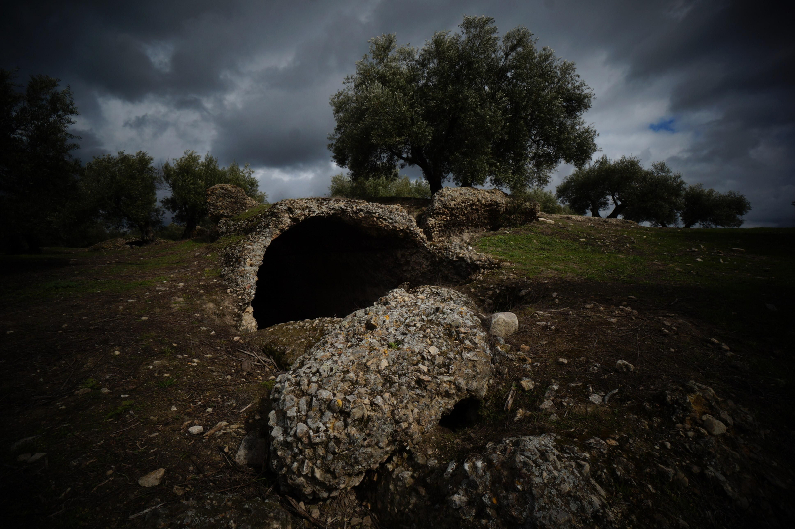 Los silos romanos del Carchena en Castro del Río, en fotografías