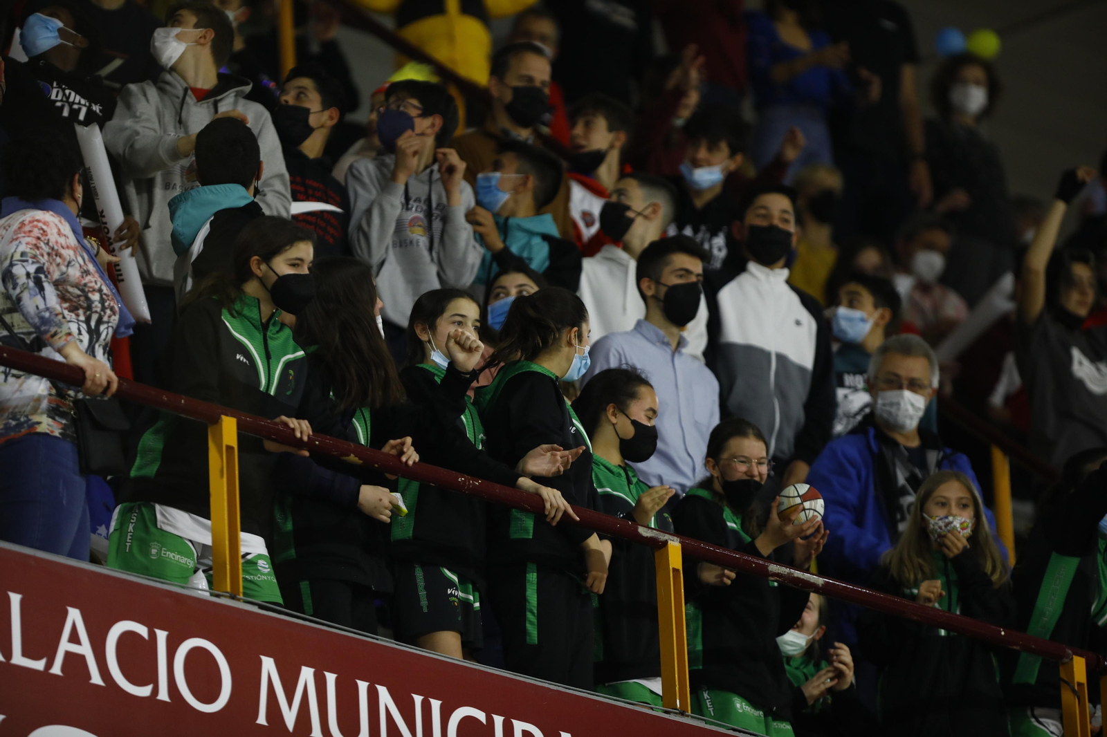 Las imágenes del emotivo encuentro entre España y Ucrania en Córdoba