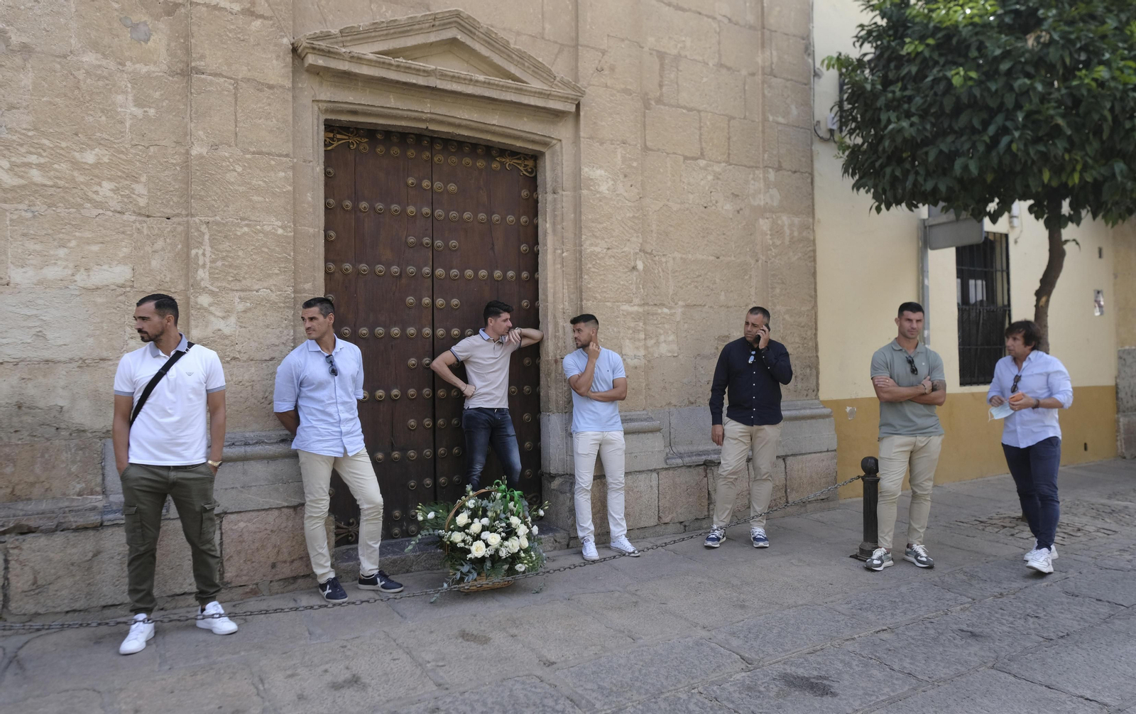 La ofrenda floral del Córdoba CF a San Rafael, en imágenes
